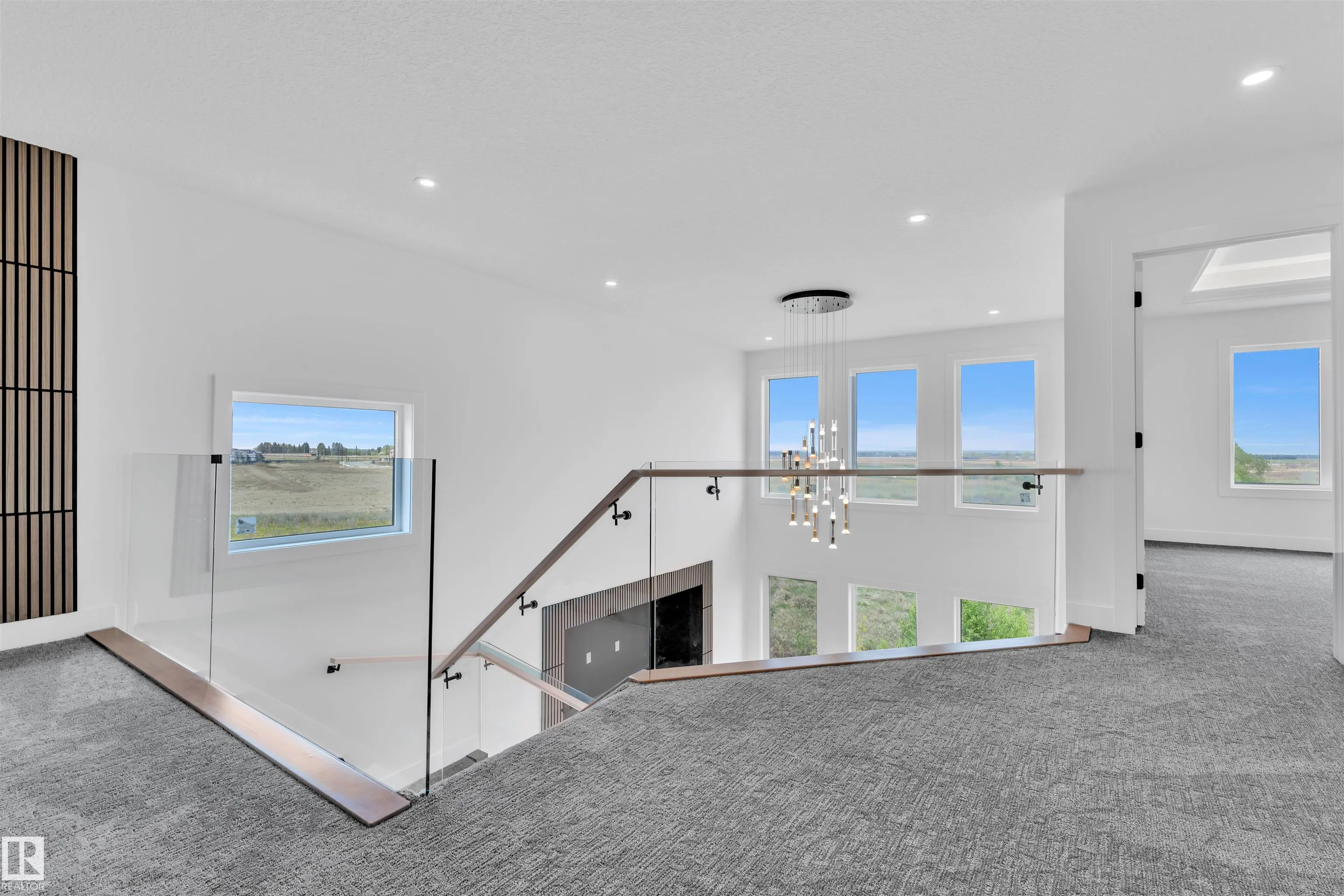 324 ASTON Close