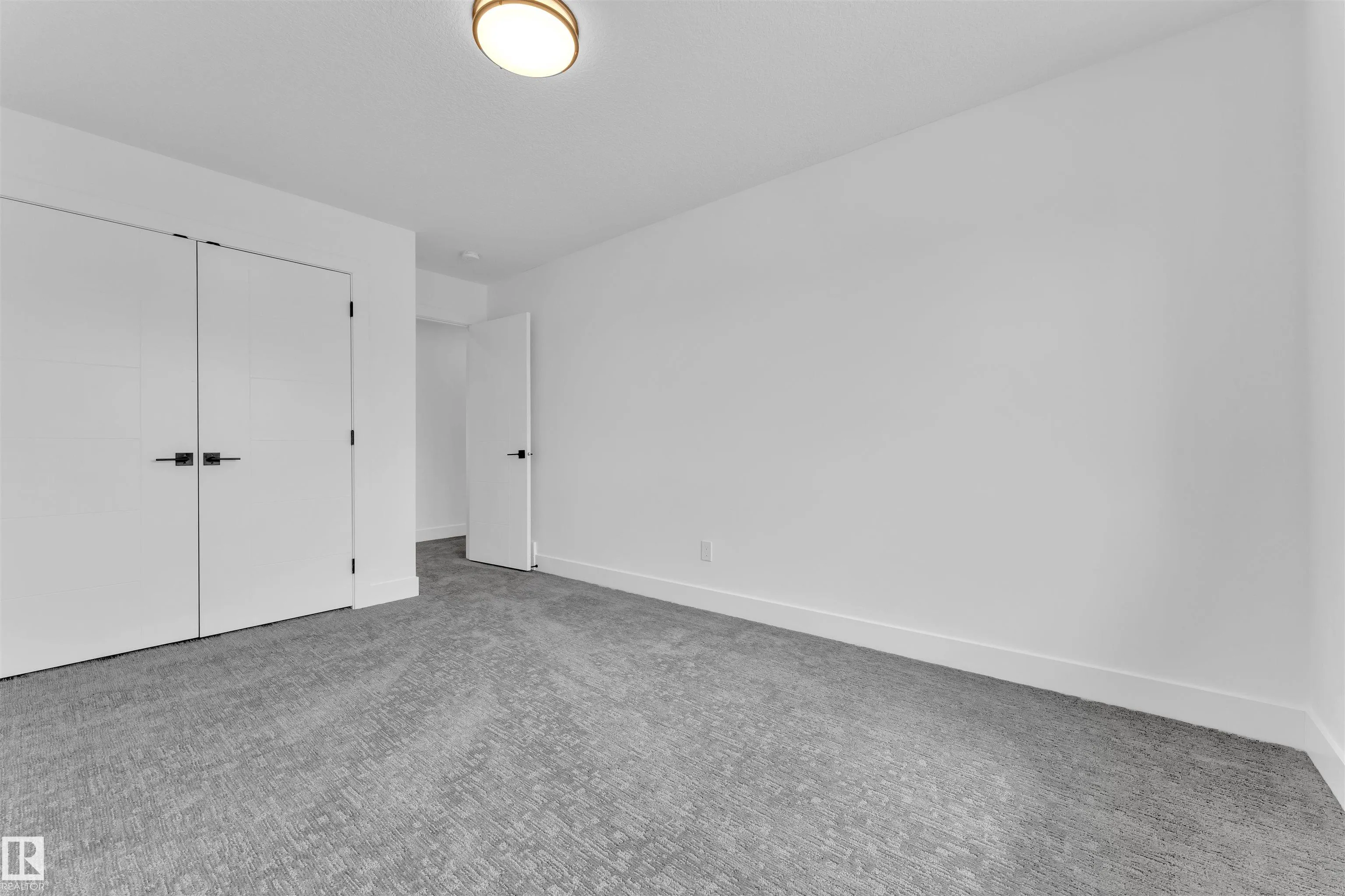 324 ASTON Close