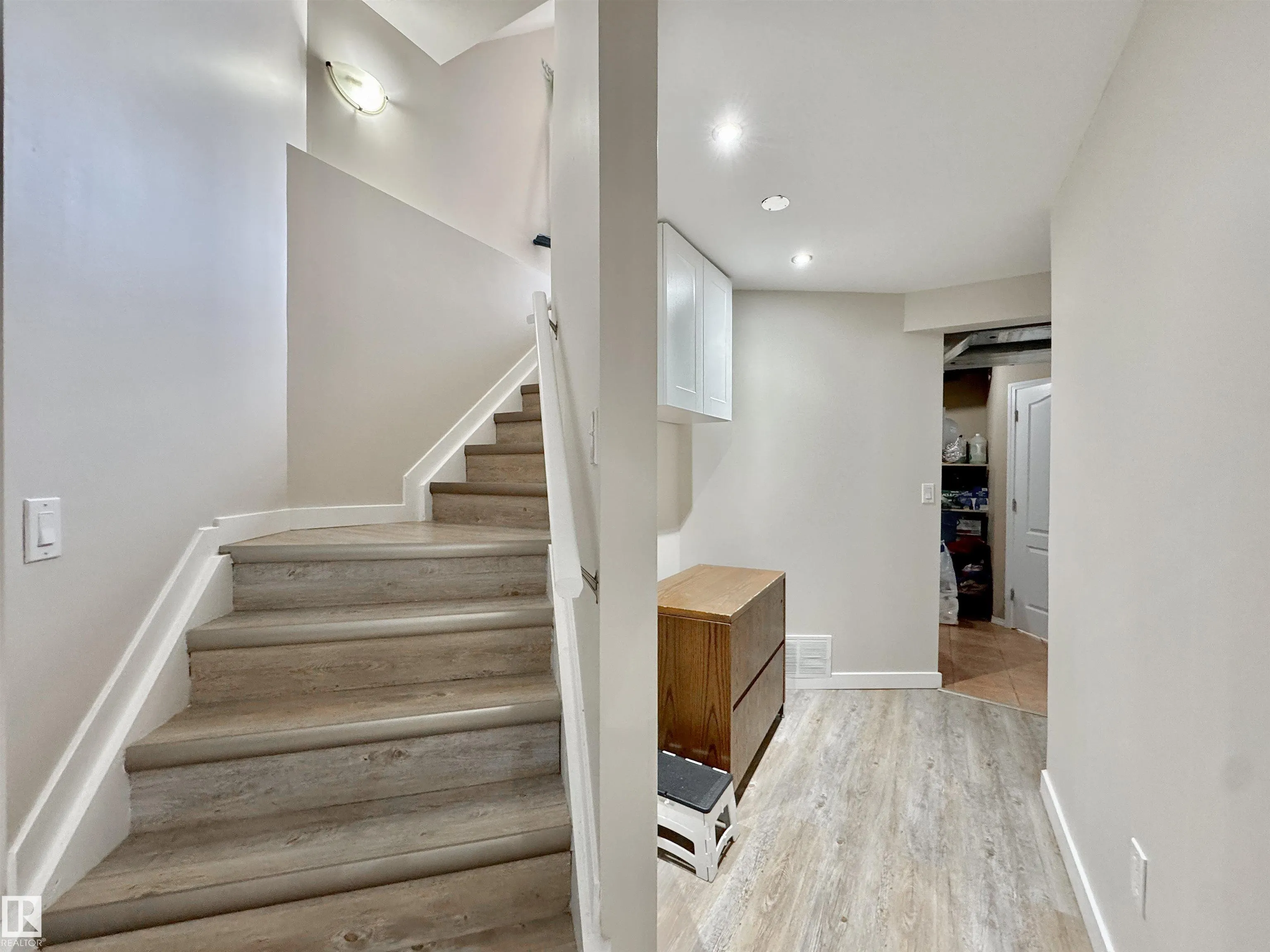 16112 43 Street