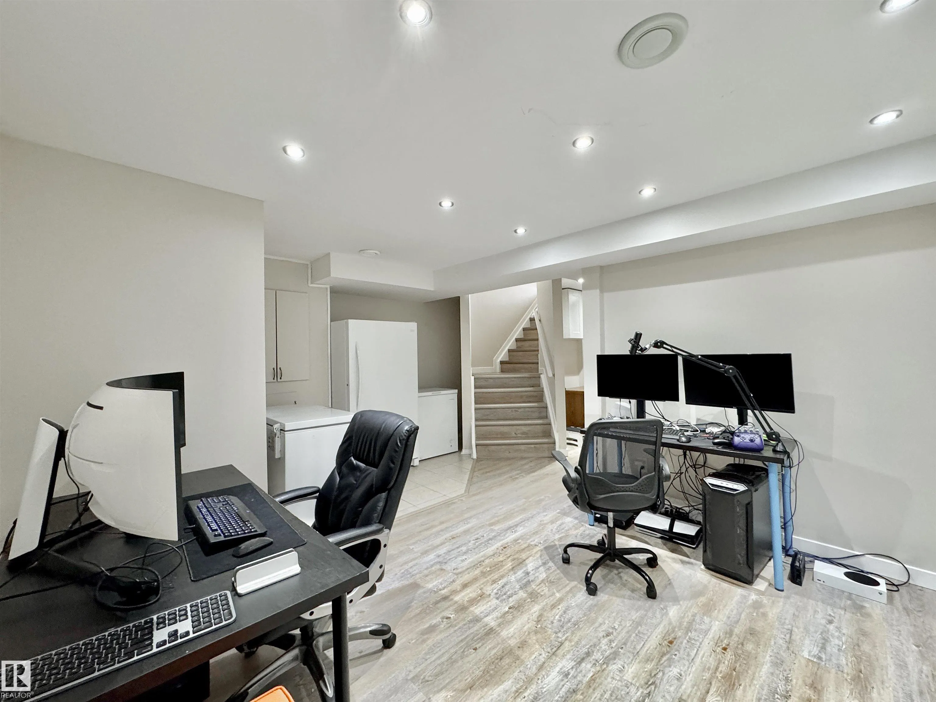 16112 43 Street