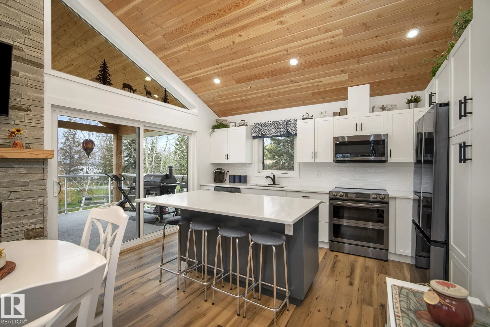 3215 TWP ROAD 574