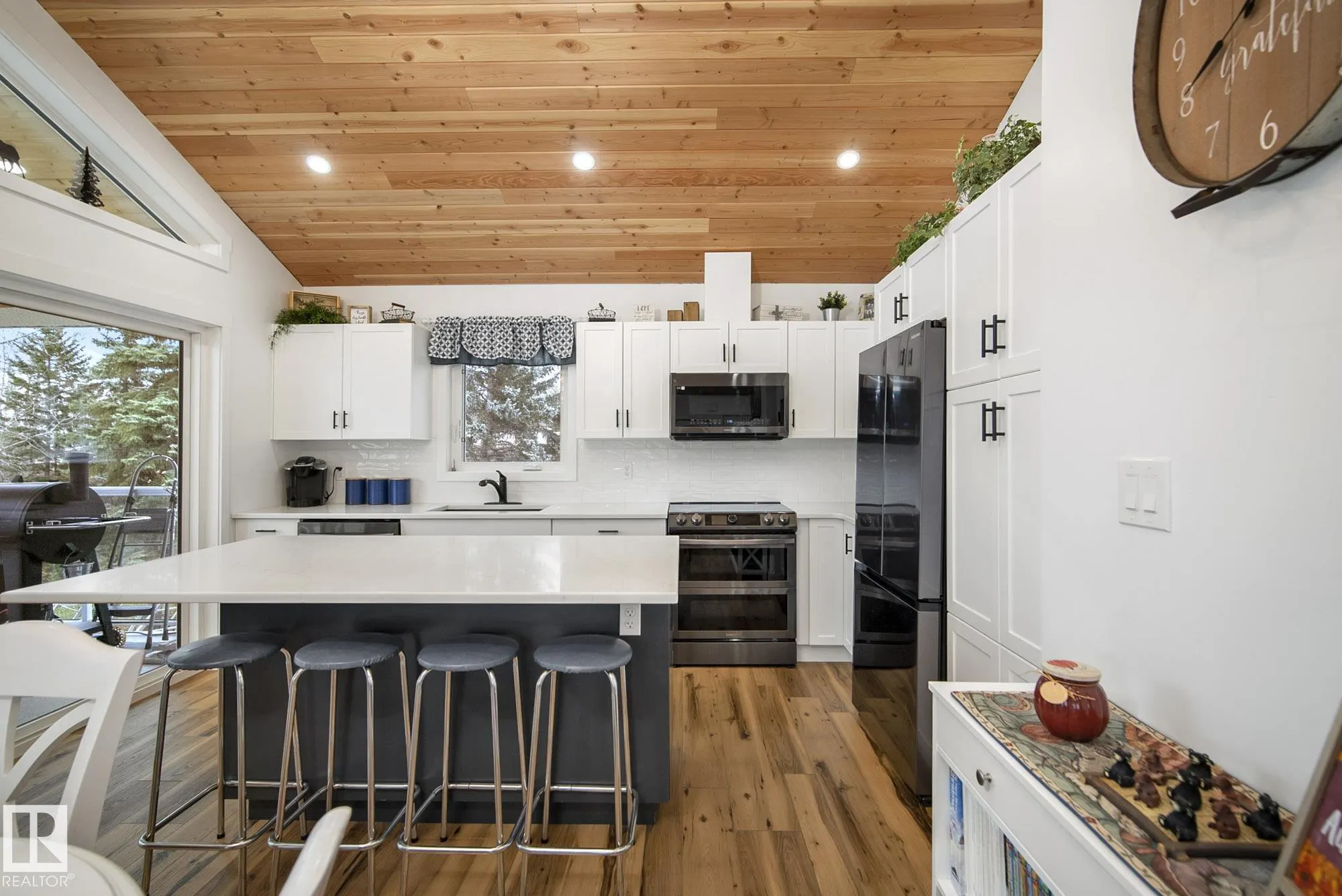 3215 TWP ROAD 574