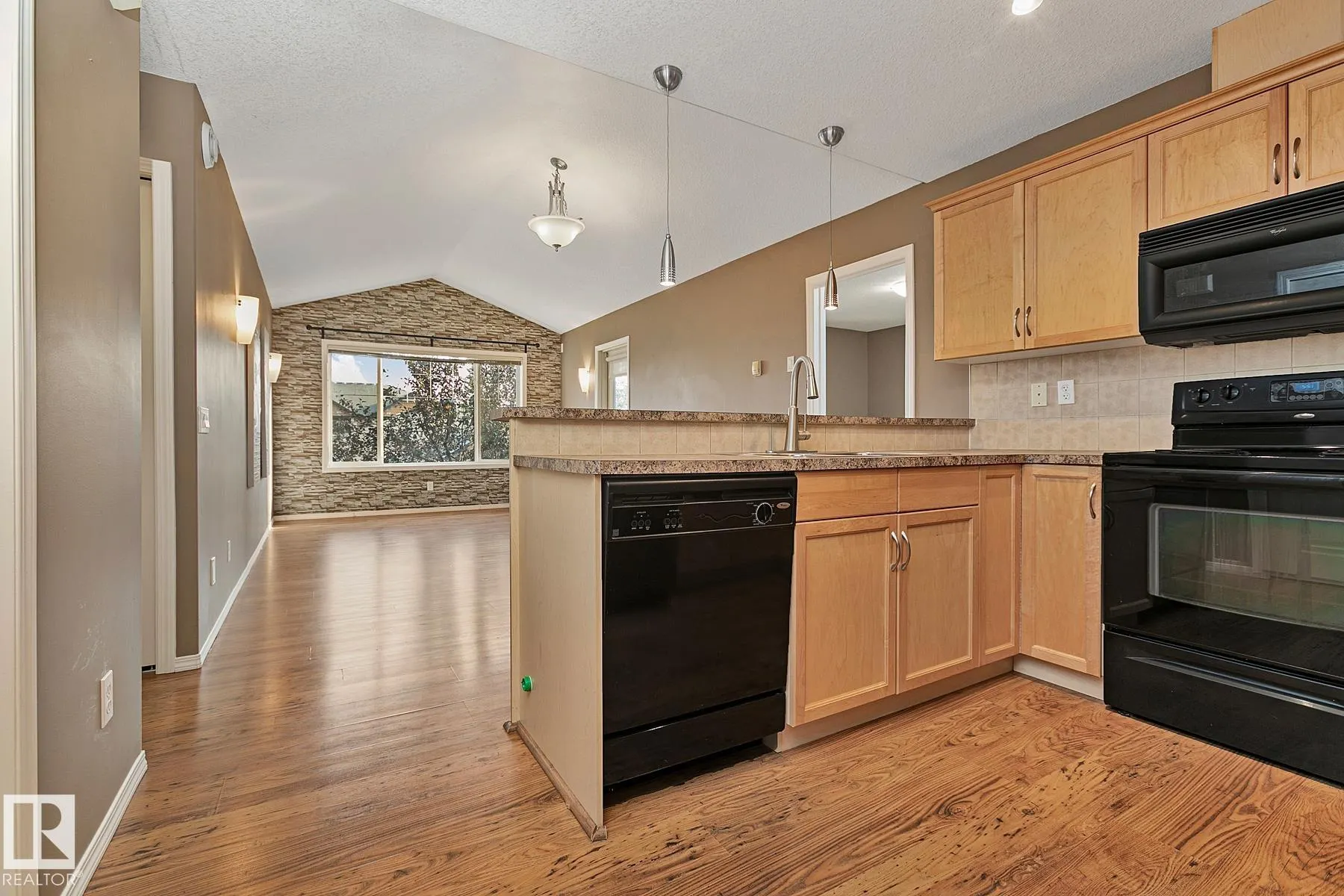 671 SILVER BERRY Road