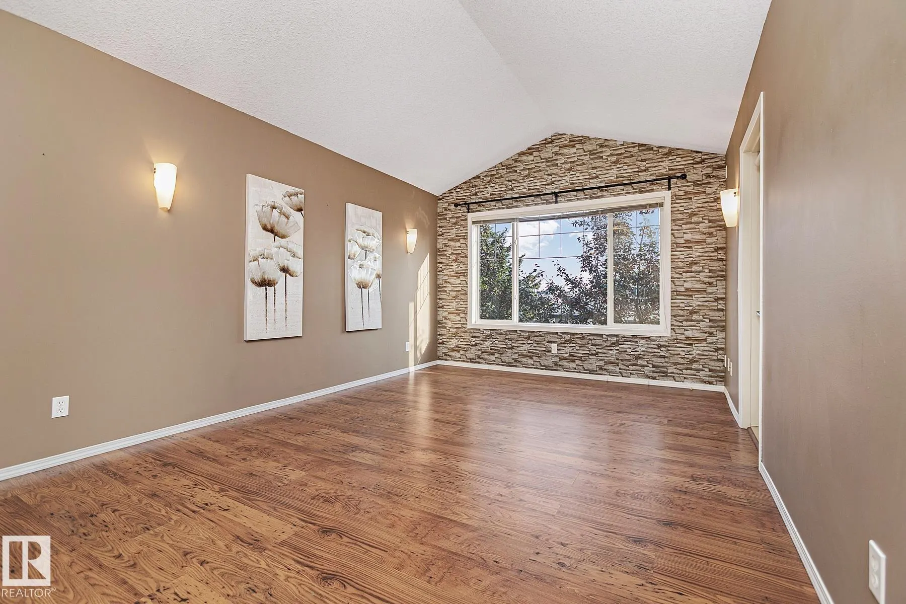 671 SILVER BERRY Road