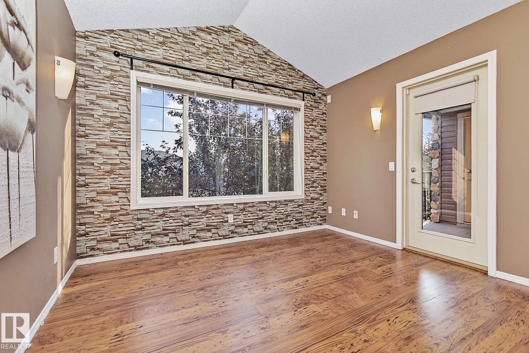 671 SILVER BERRY Road