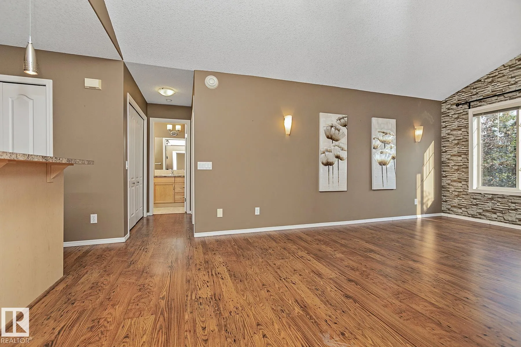 671 SILVER BERRY Road
