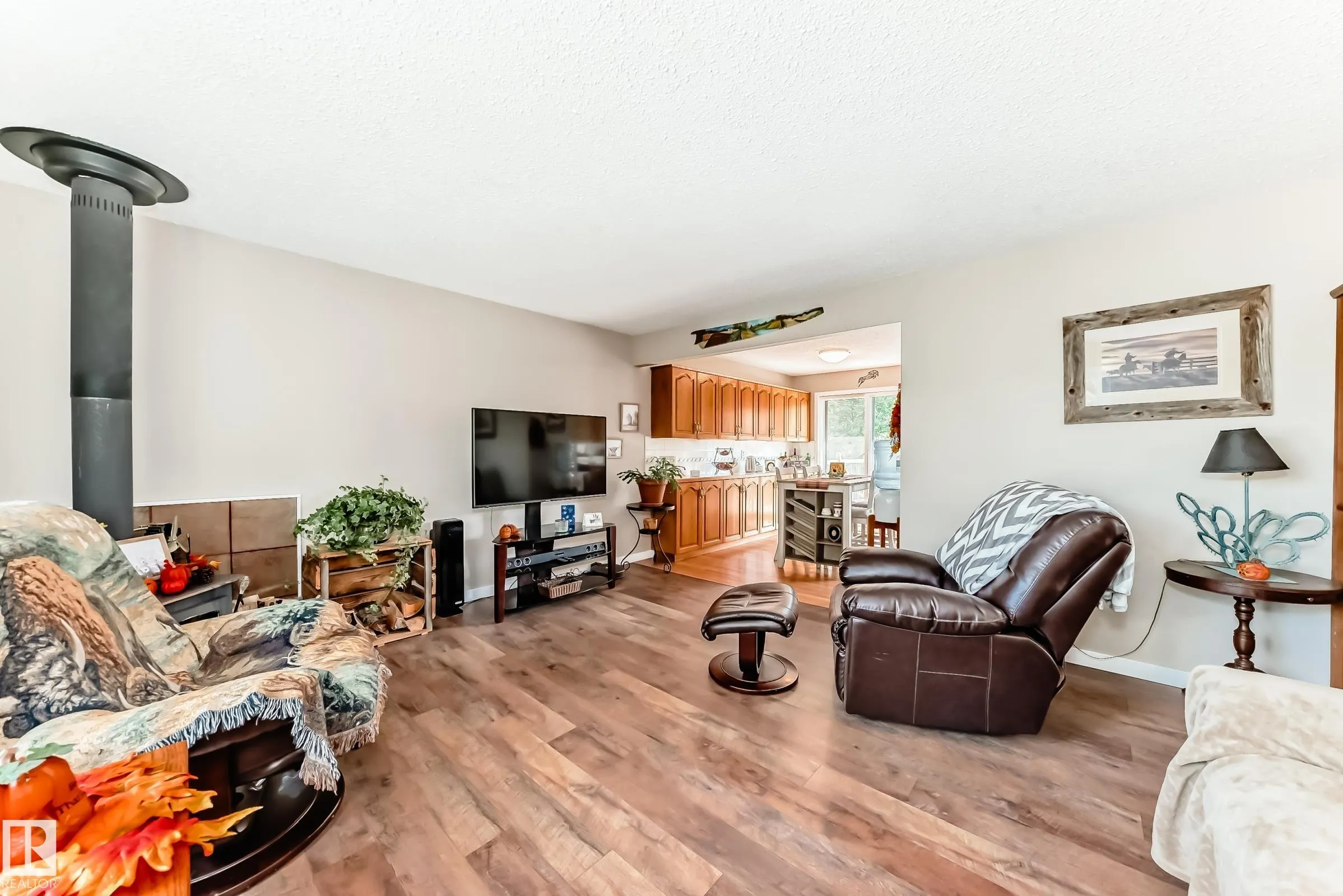 5241 53 Ave