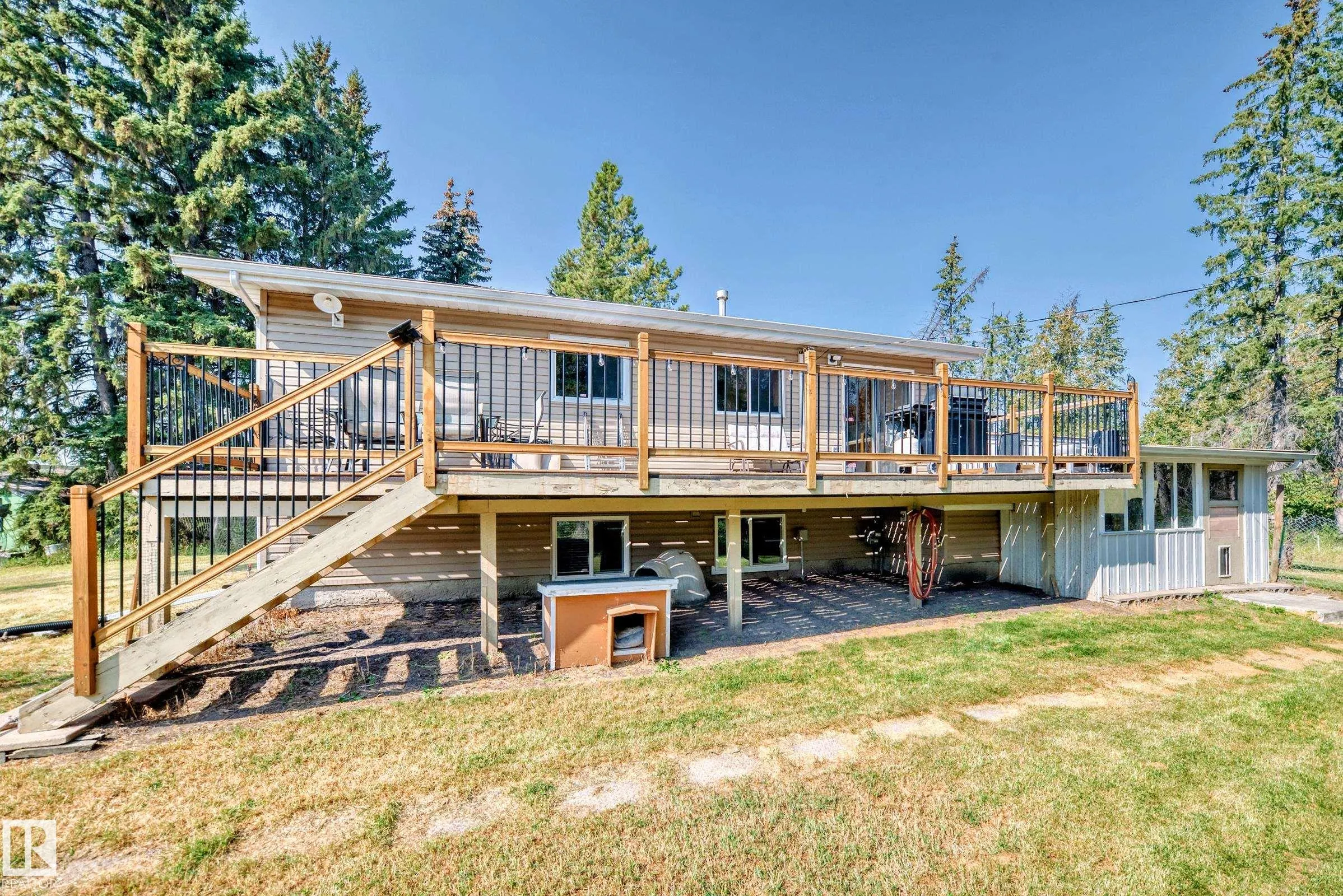 5241 53 Ave