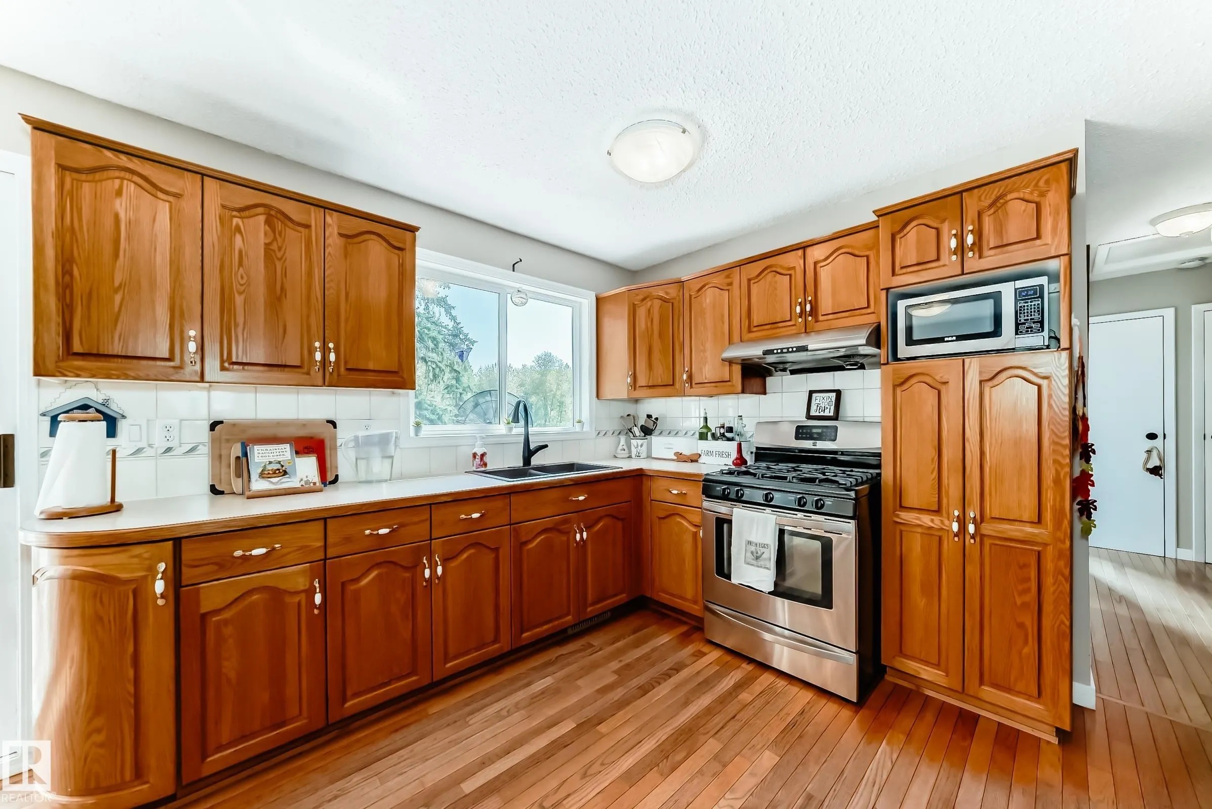 5241 53 Ave