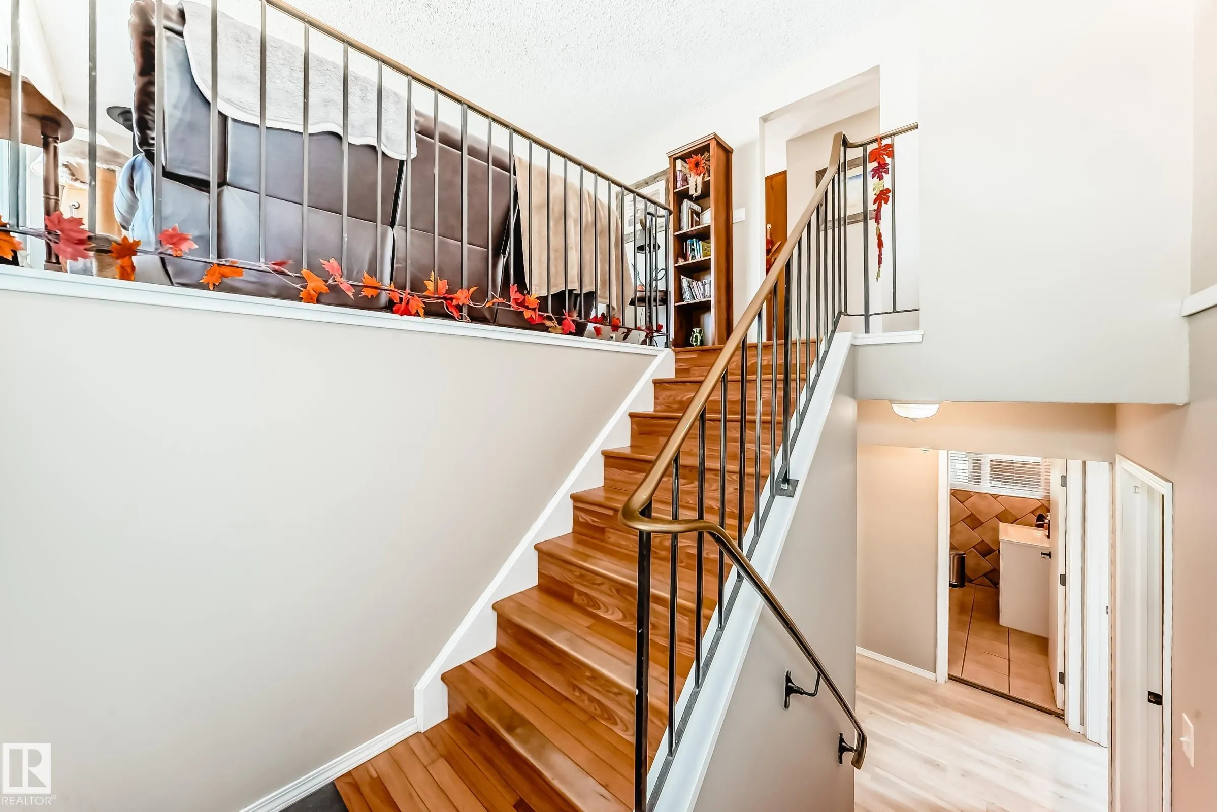 5241 53 Ave