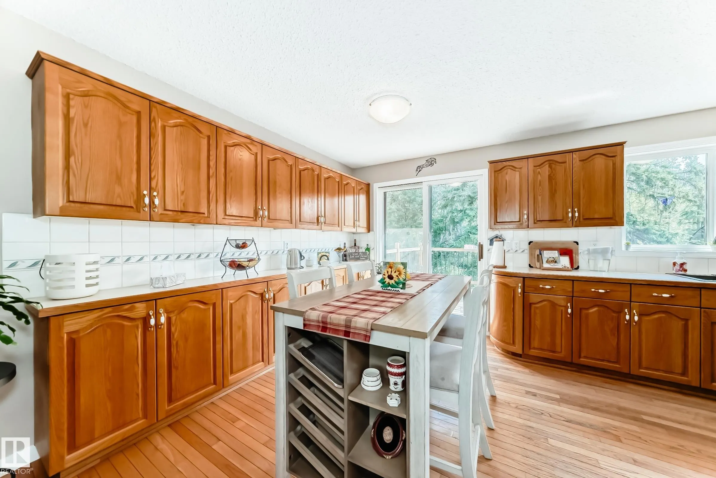 5241 53 Ave
