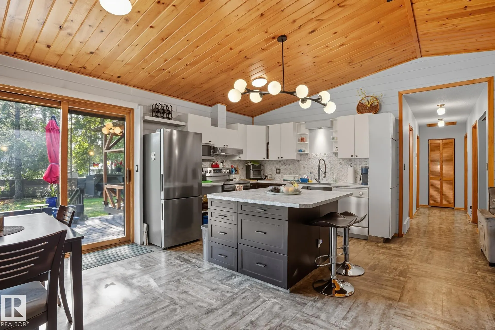 6309 49 St