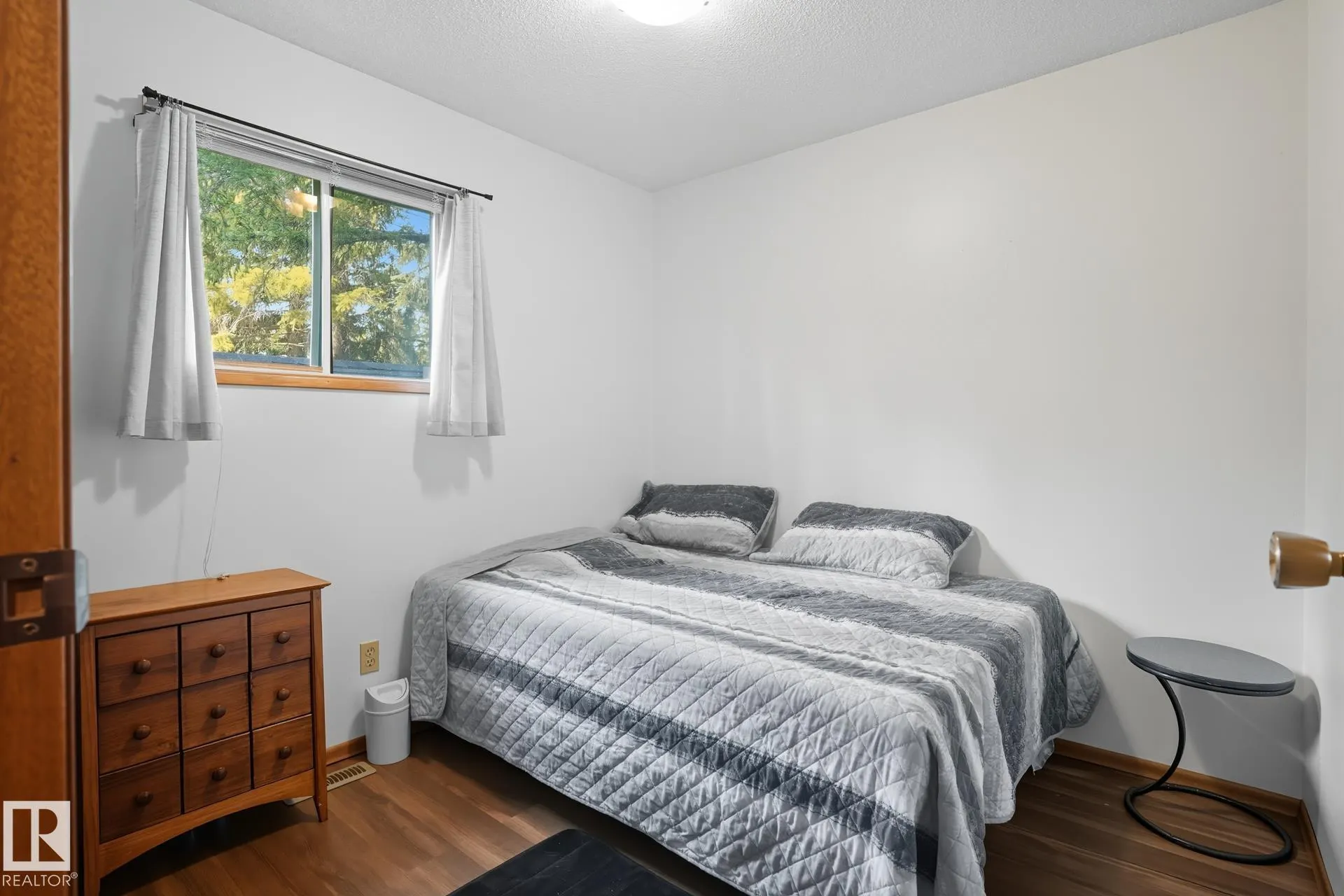 6309 49 St