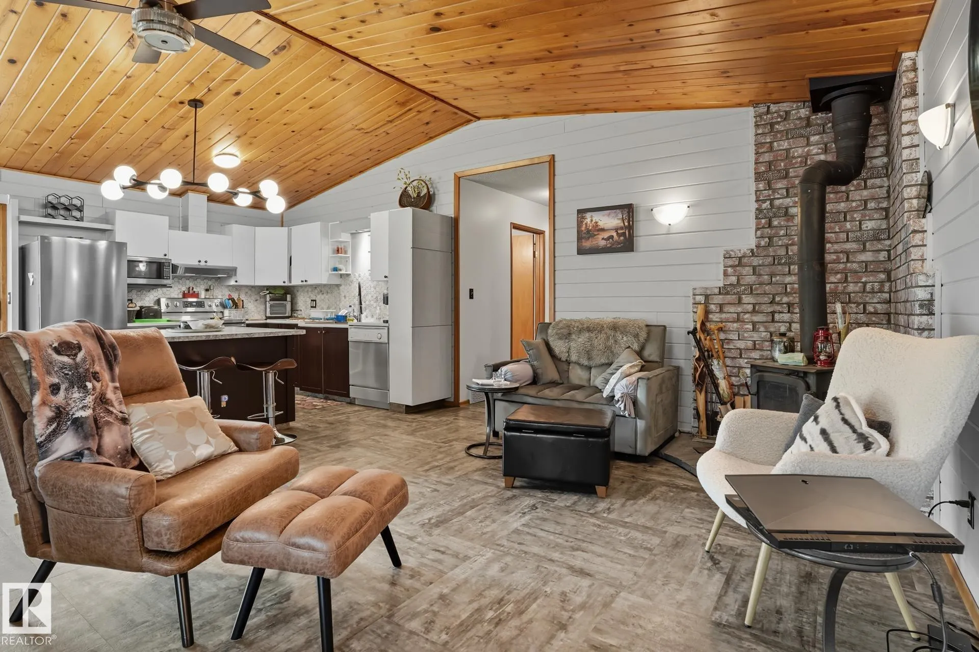 6309 49 St