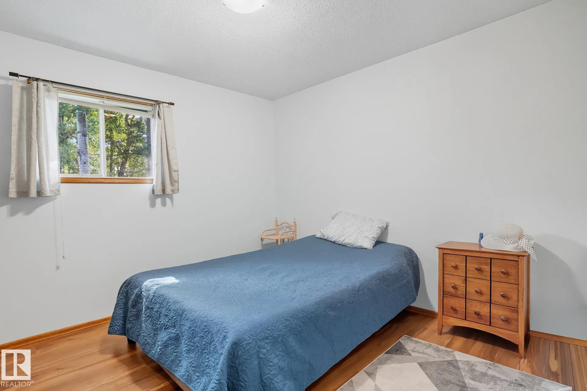 6309 49 St