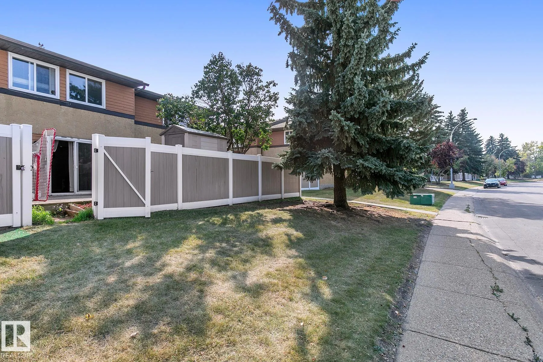 125 WOODBOROUGH Way