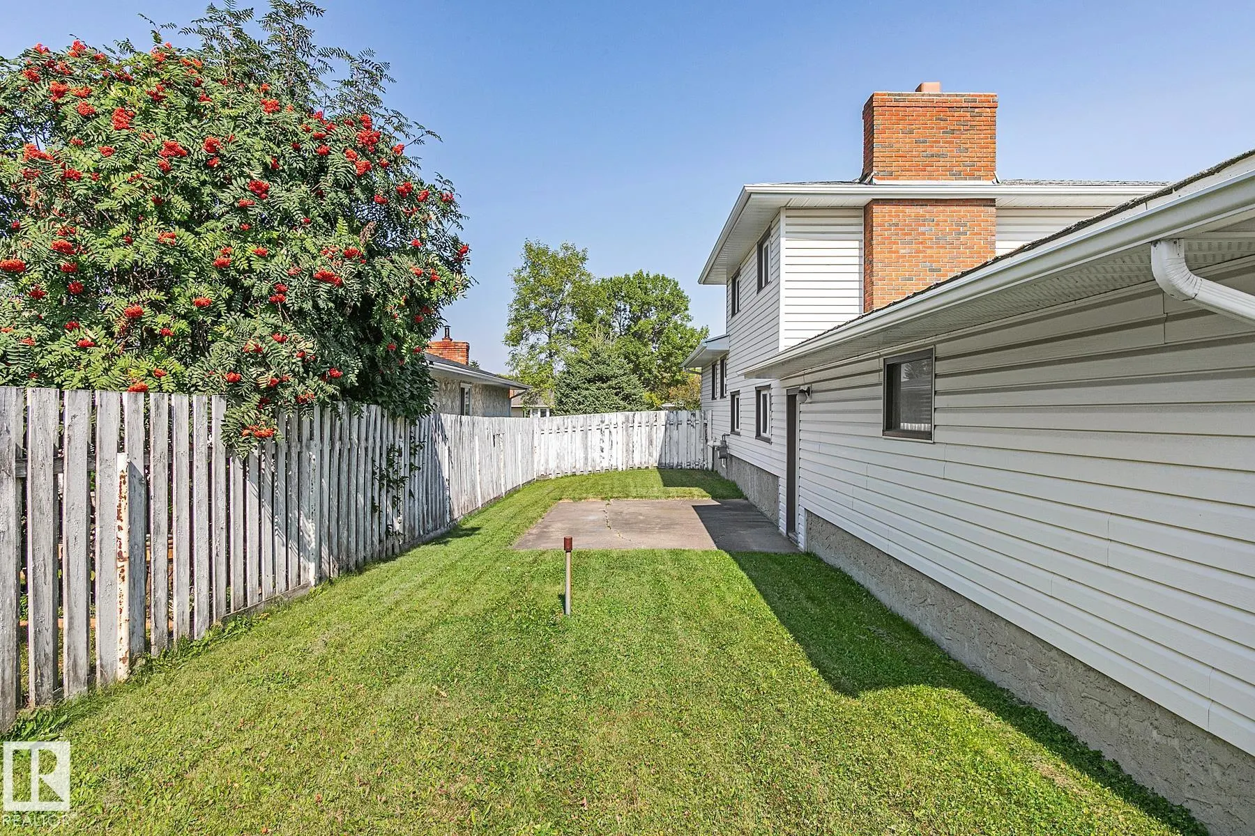 74 APACHE Crescent