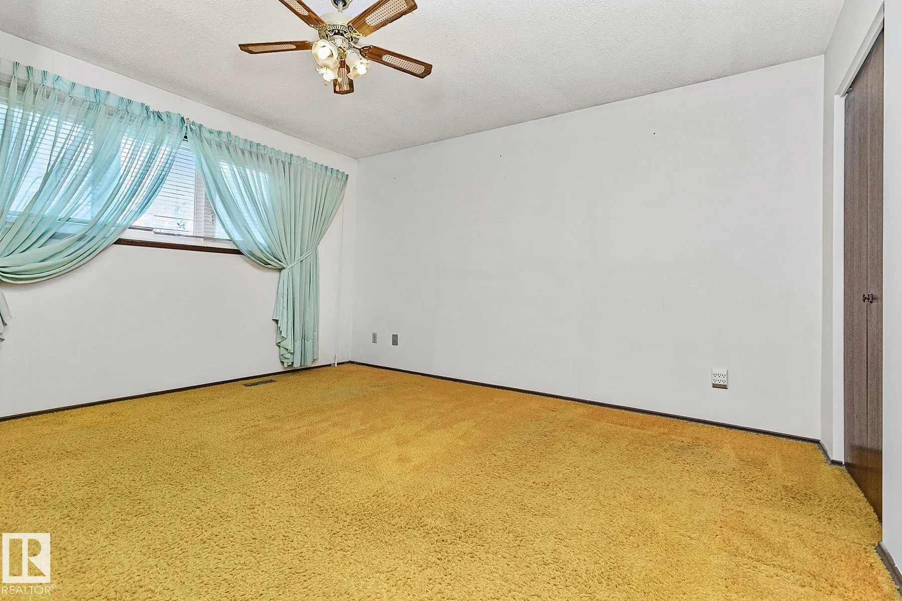 74 APACHE Crescent