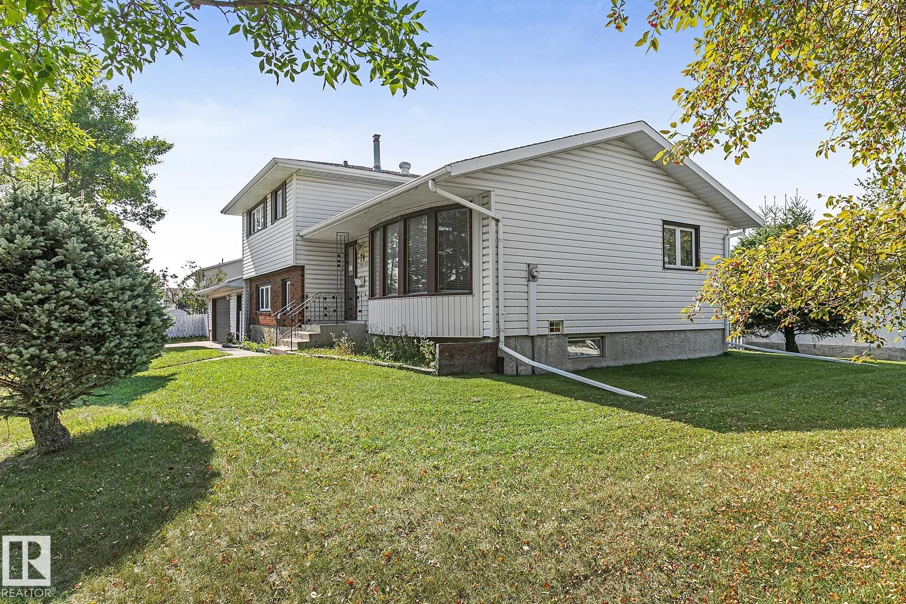 74 APACHE Crescent