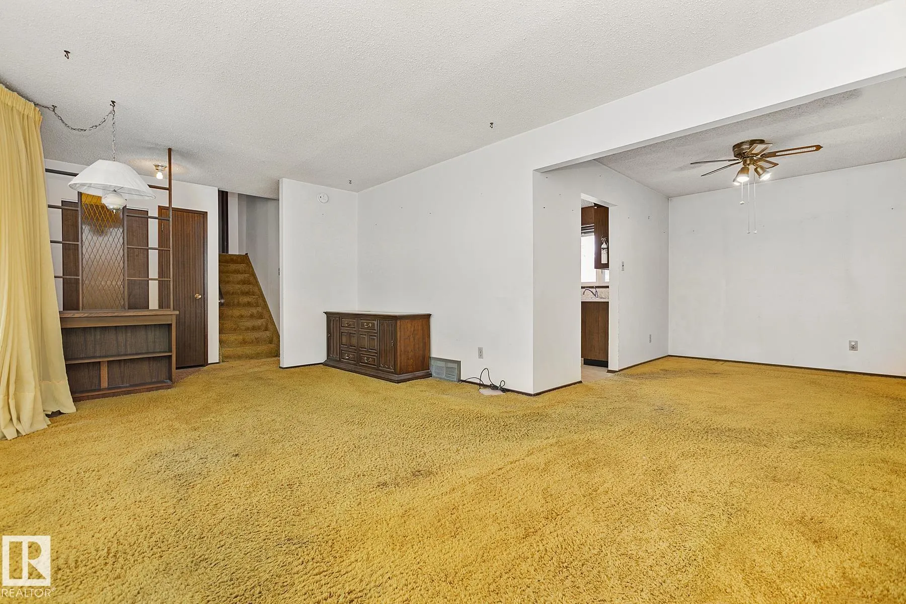 74 APACHE Crescent