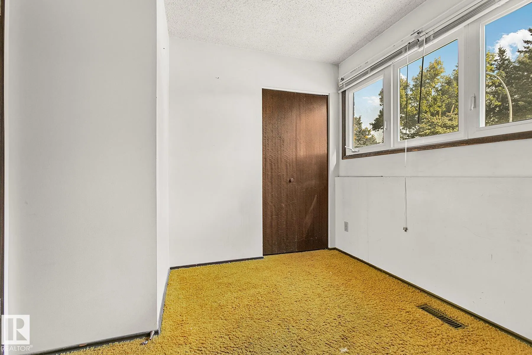 74 APACHE Crescent