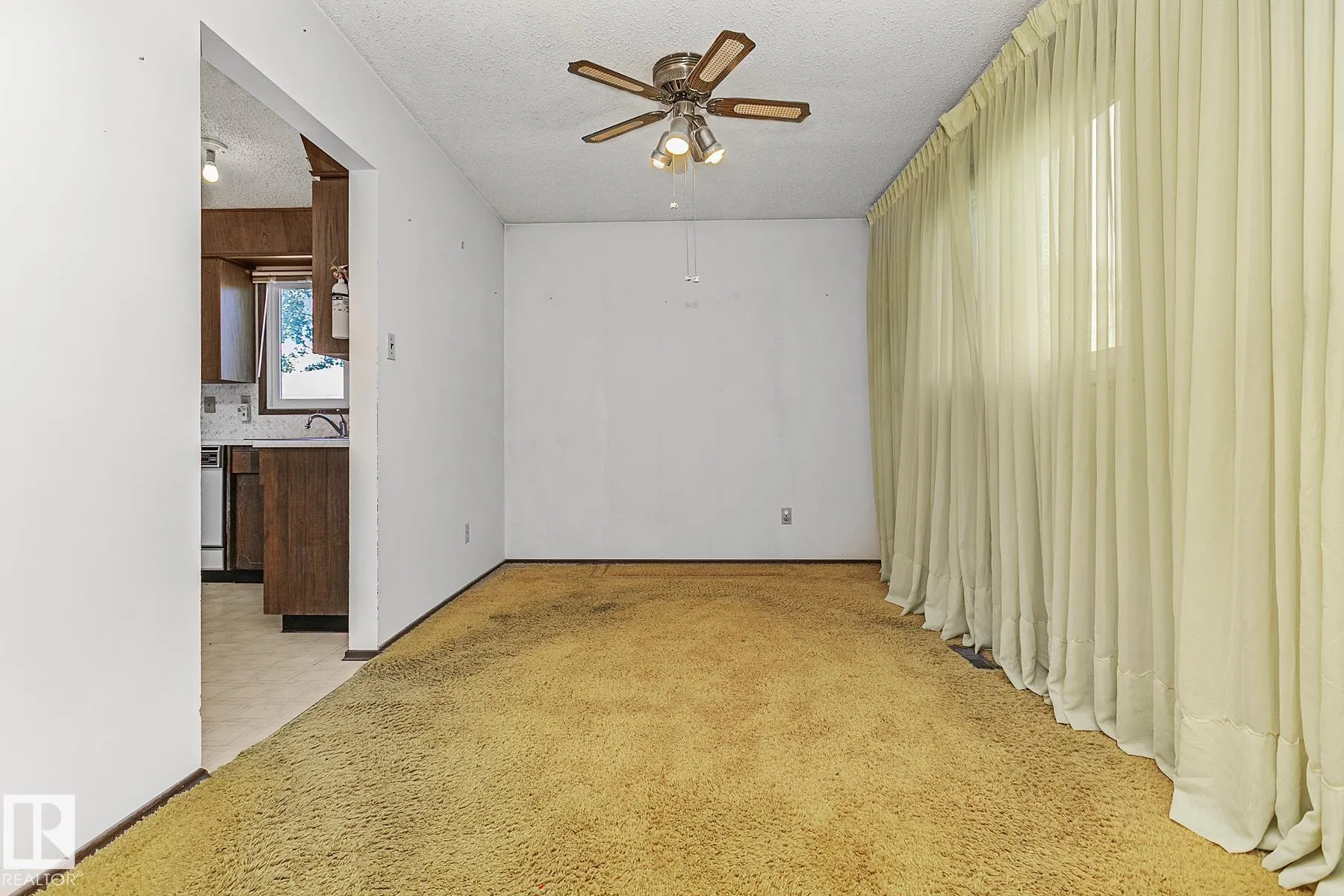 74 APACHE Crescent