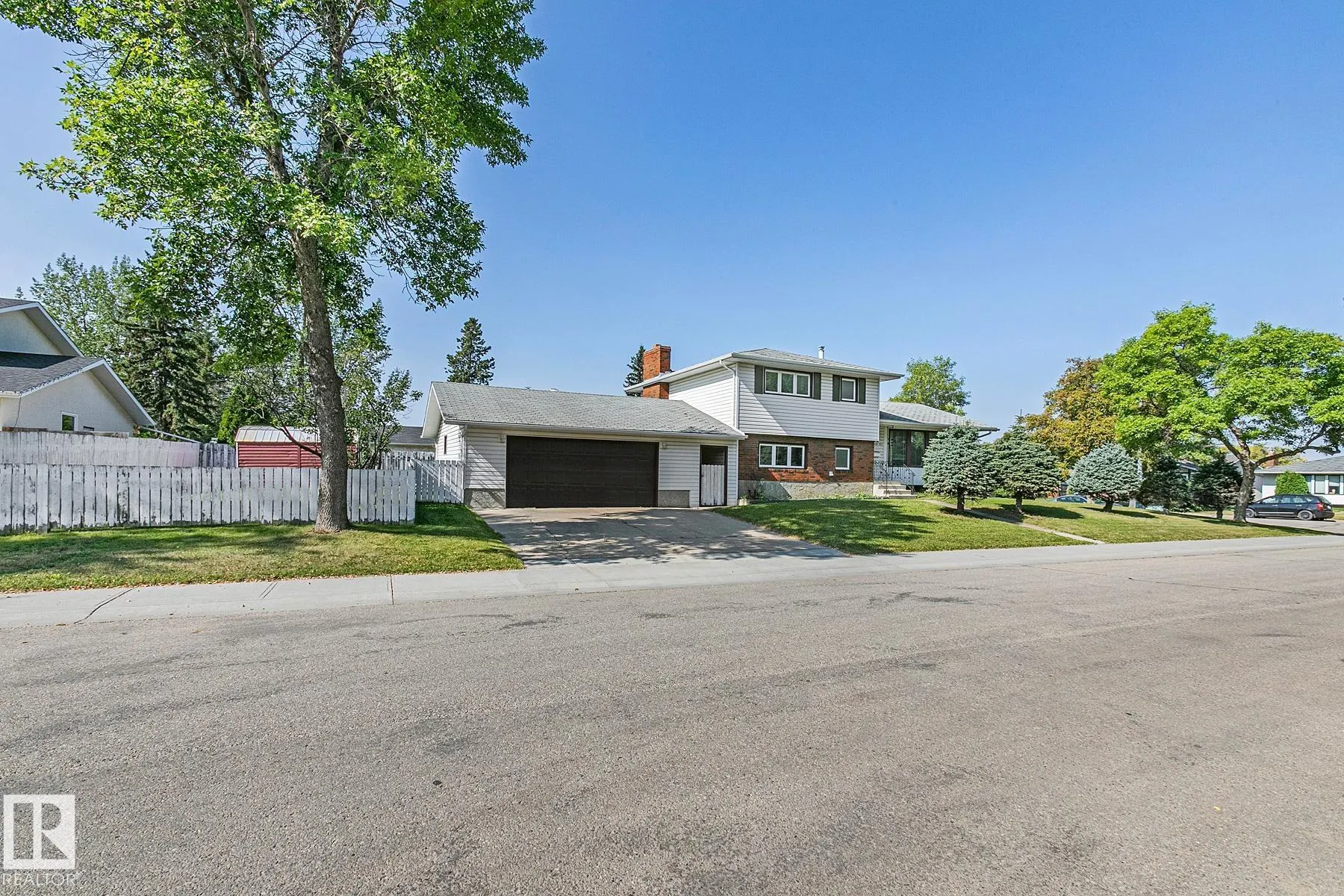 74 APACHE Crescent