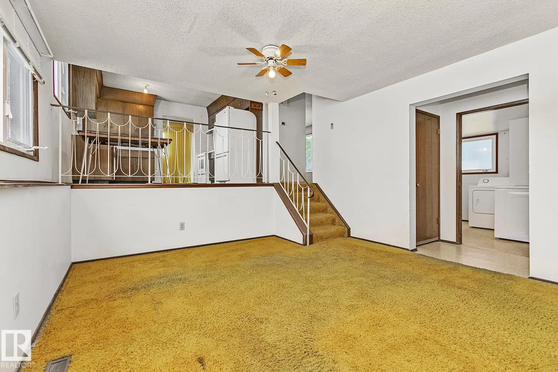 74 APACHE Crescent