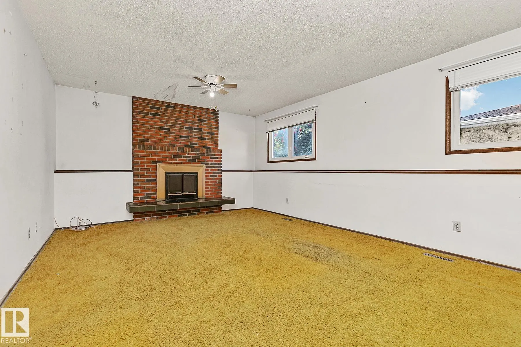 74 APACHE Crescent