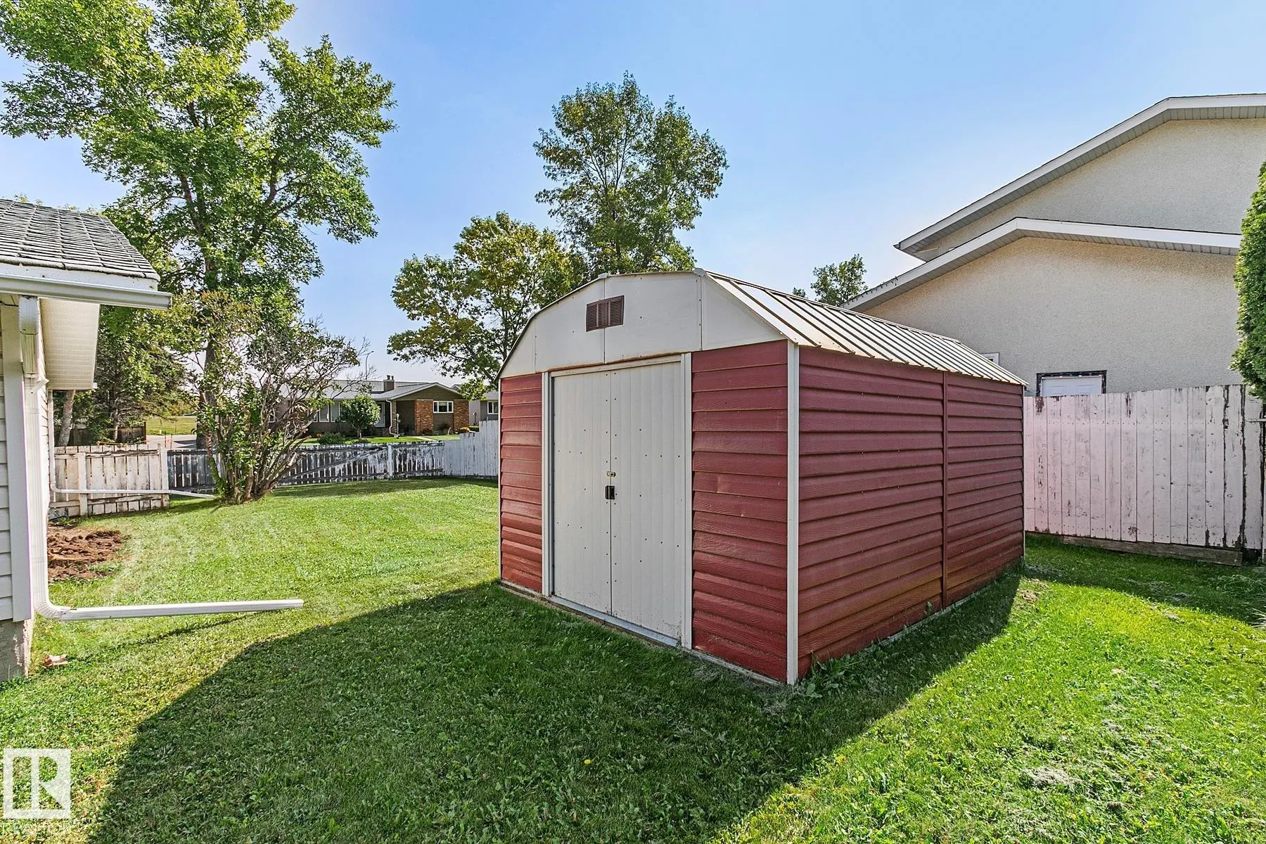74 APACHE Crescent