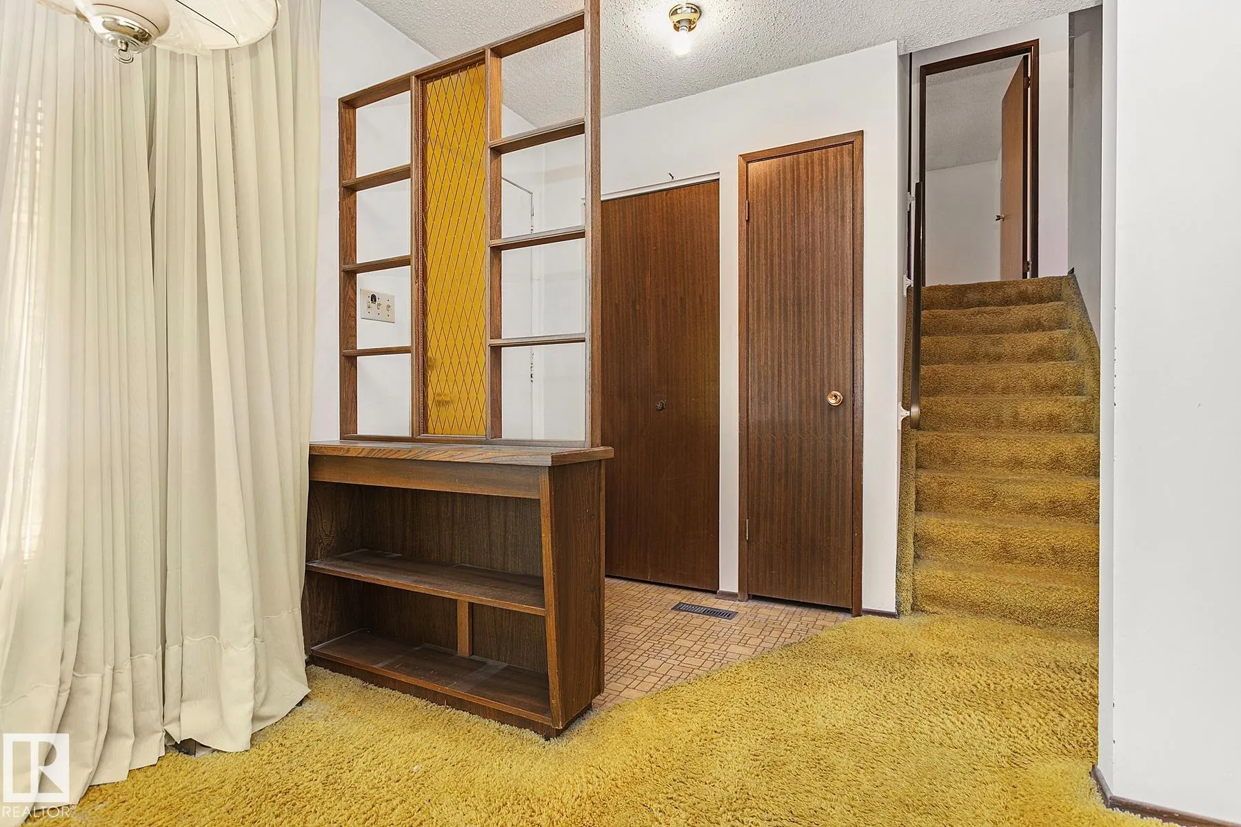 74 APACHE Crescent