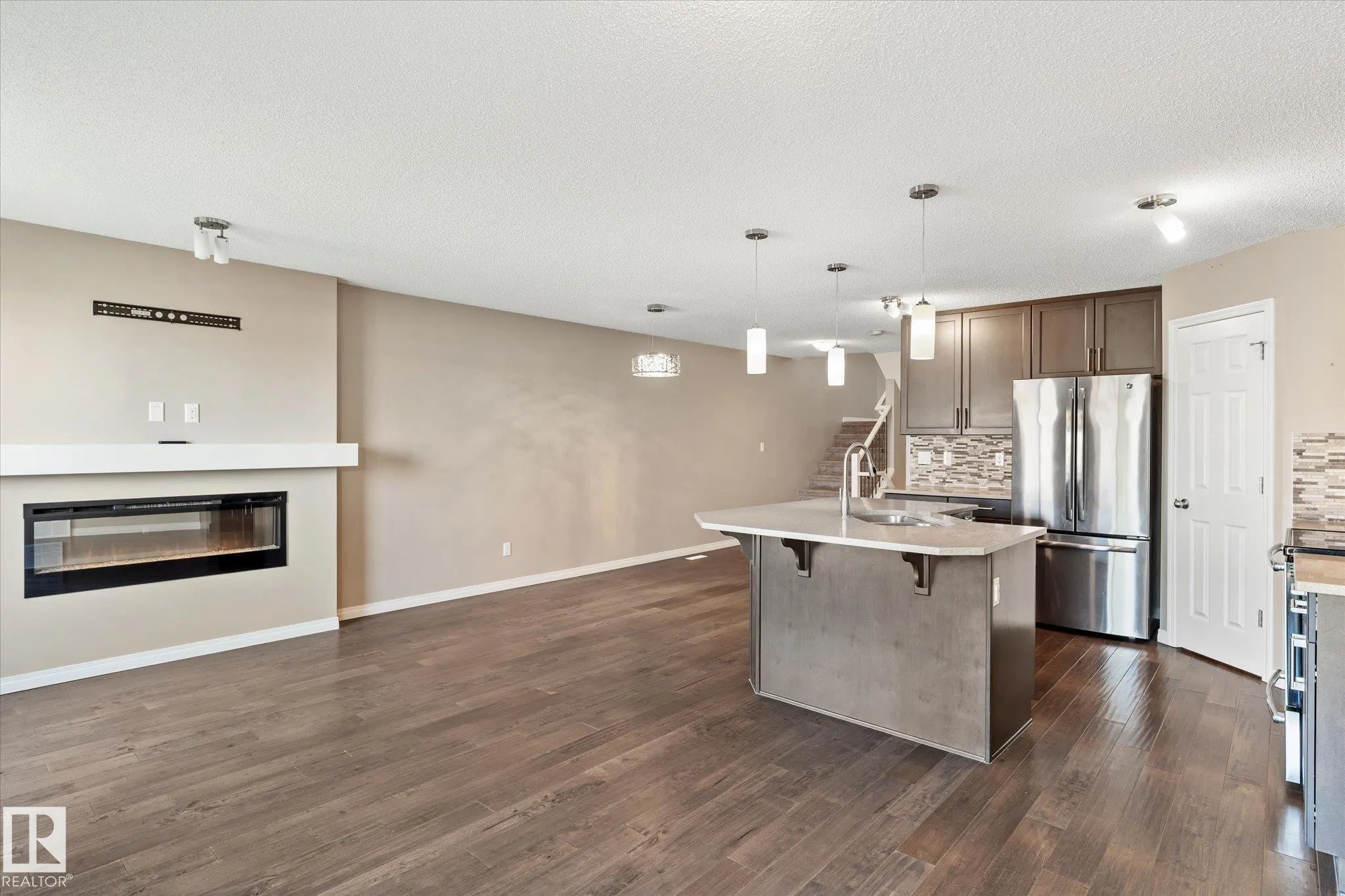 741 EAGLESON Crescent