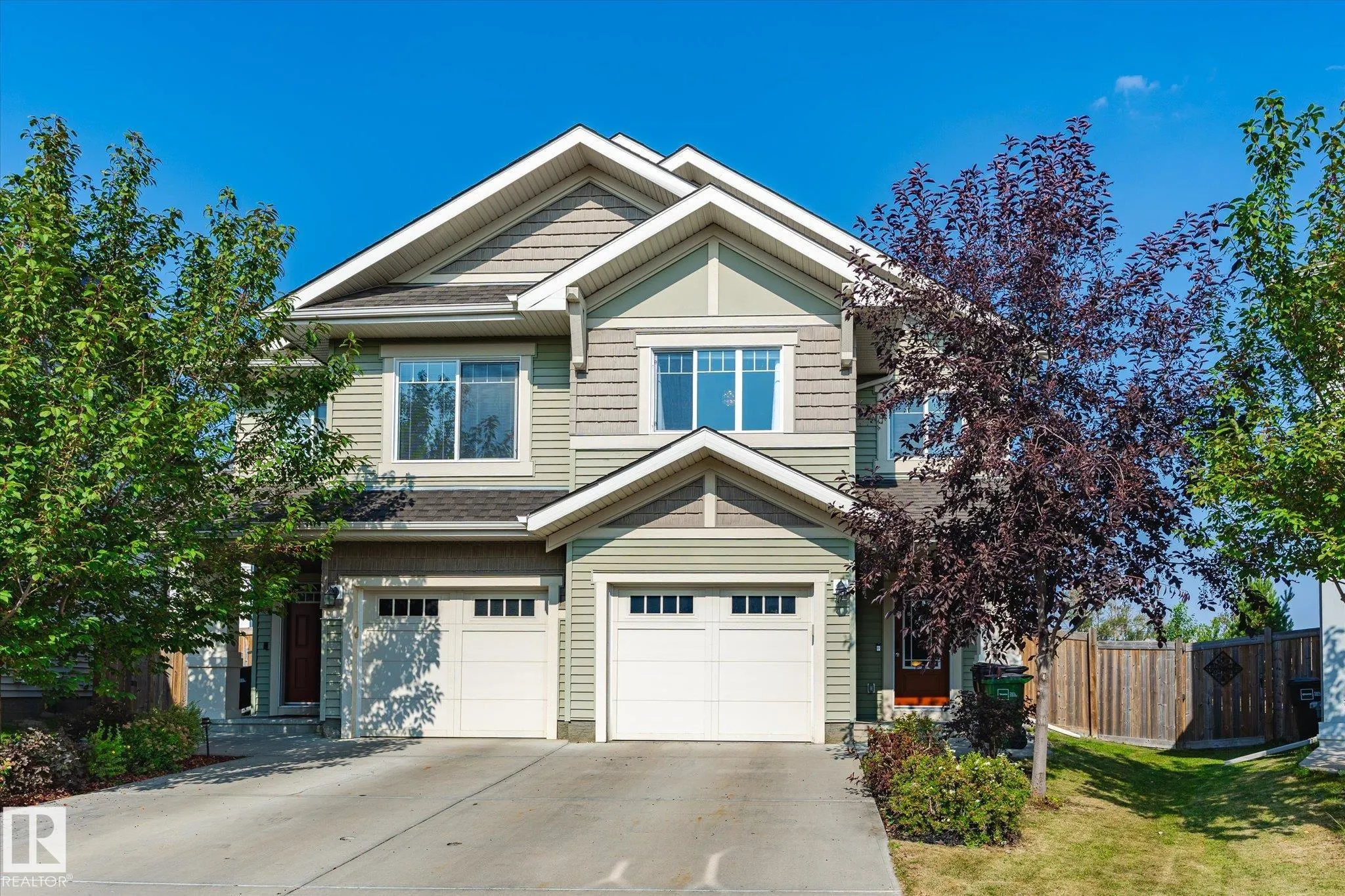 741 EAGLESON Crescent