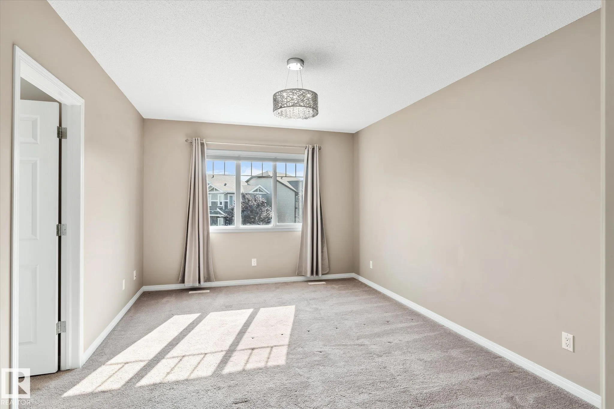 741 EAGLESON Crescent