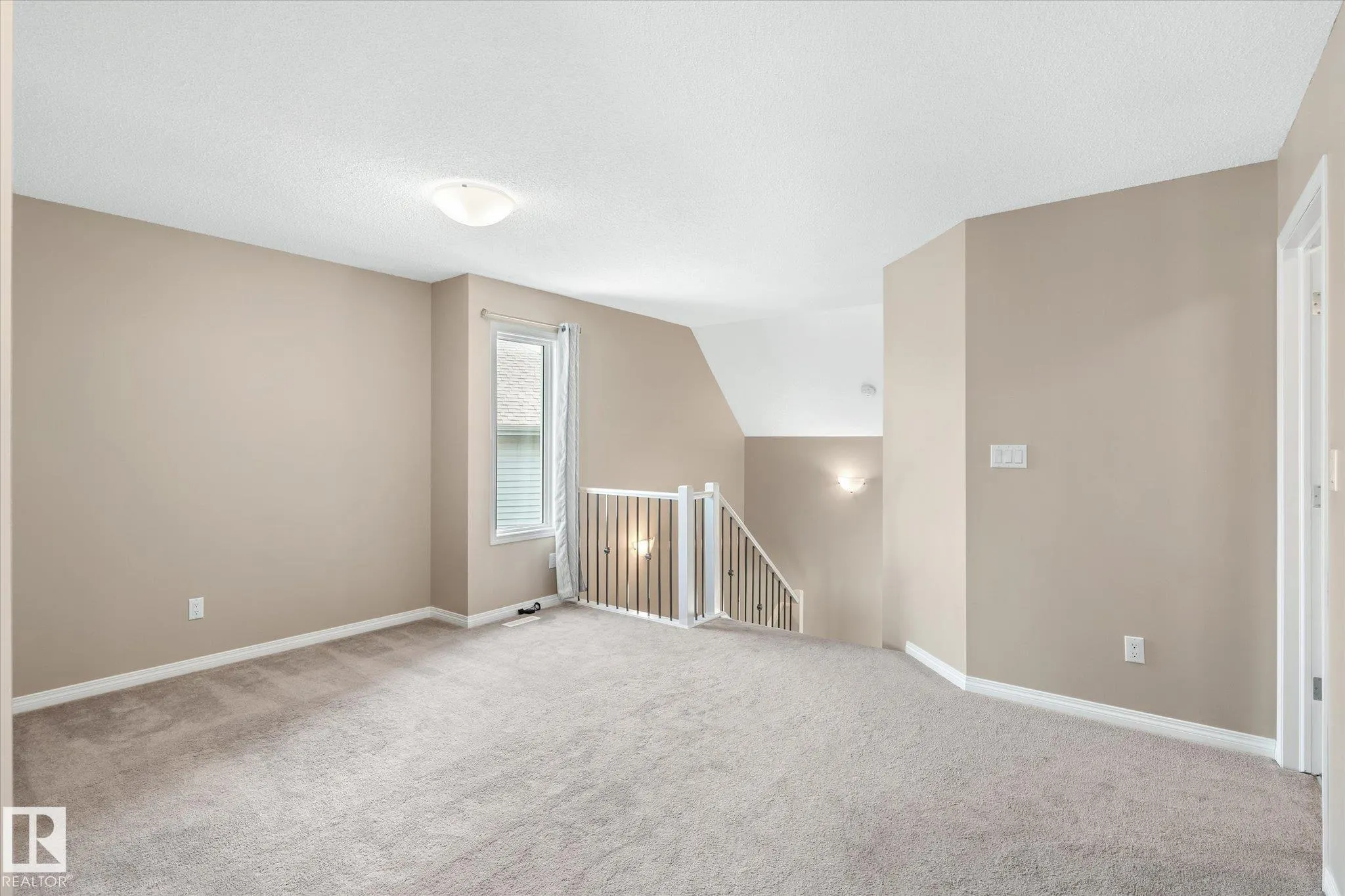 741 EAGLESON Crescent