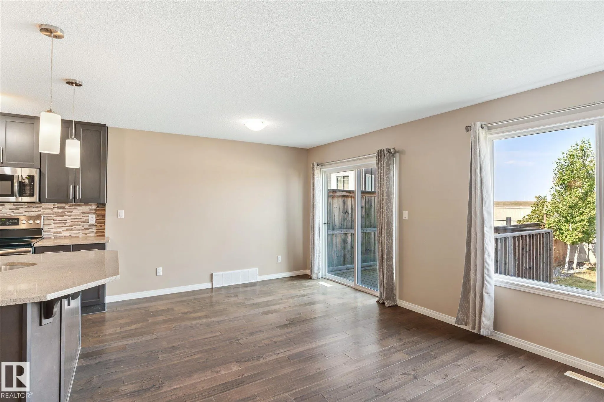 741 EAGLESON Crescent