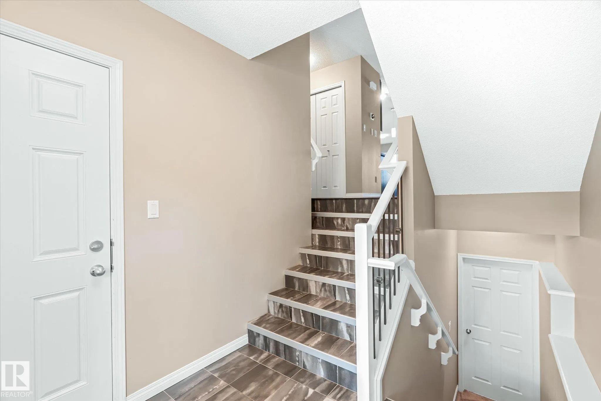 741 EAGLESON Crescent