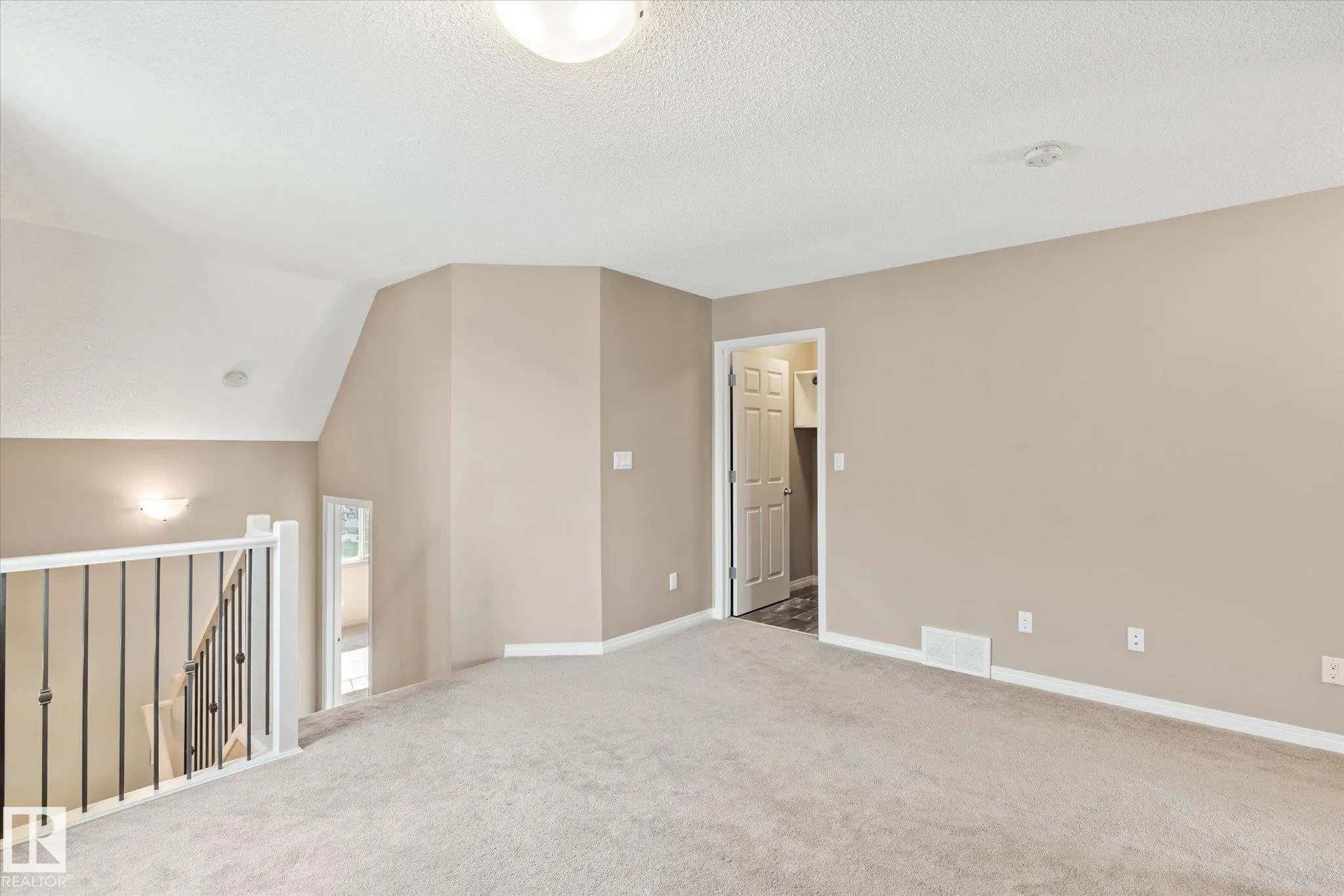 741 EAGLESON Crescent