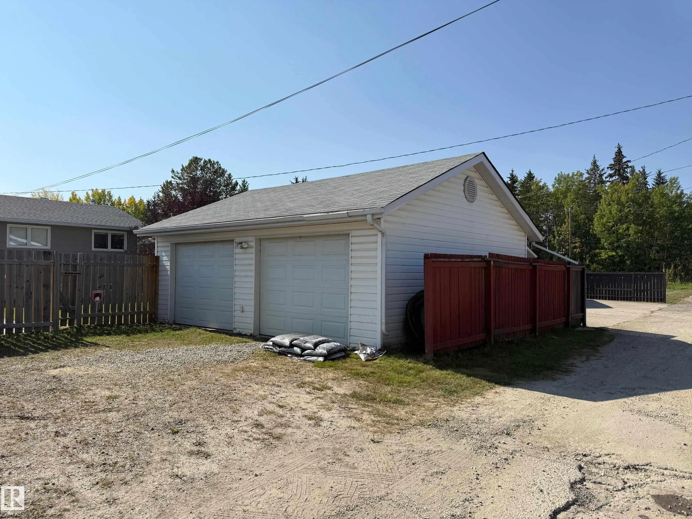 5616 45 ave