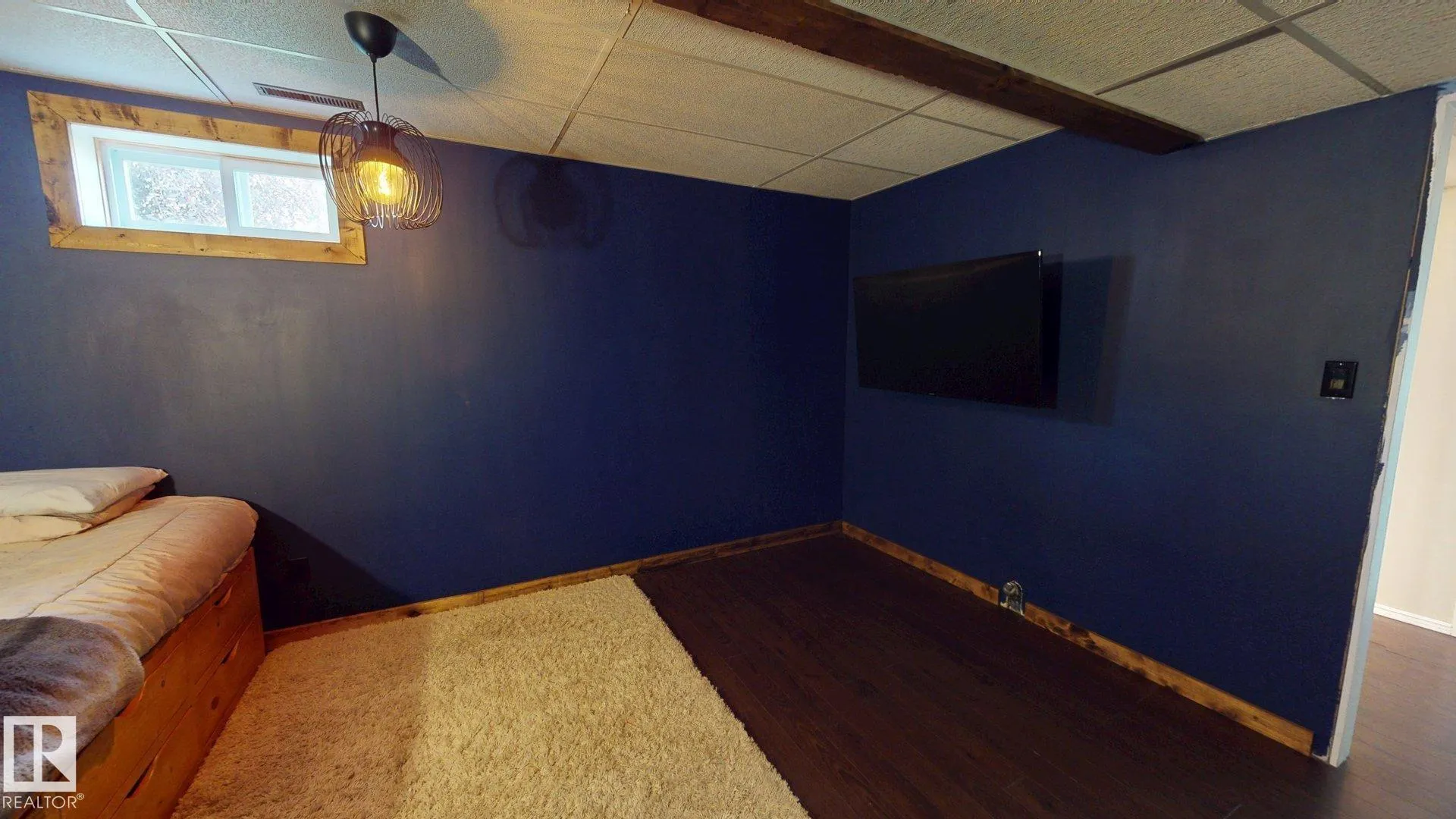 5616 45 ave