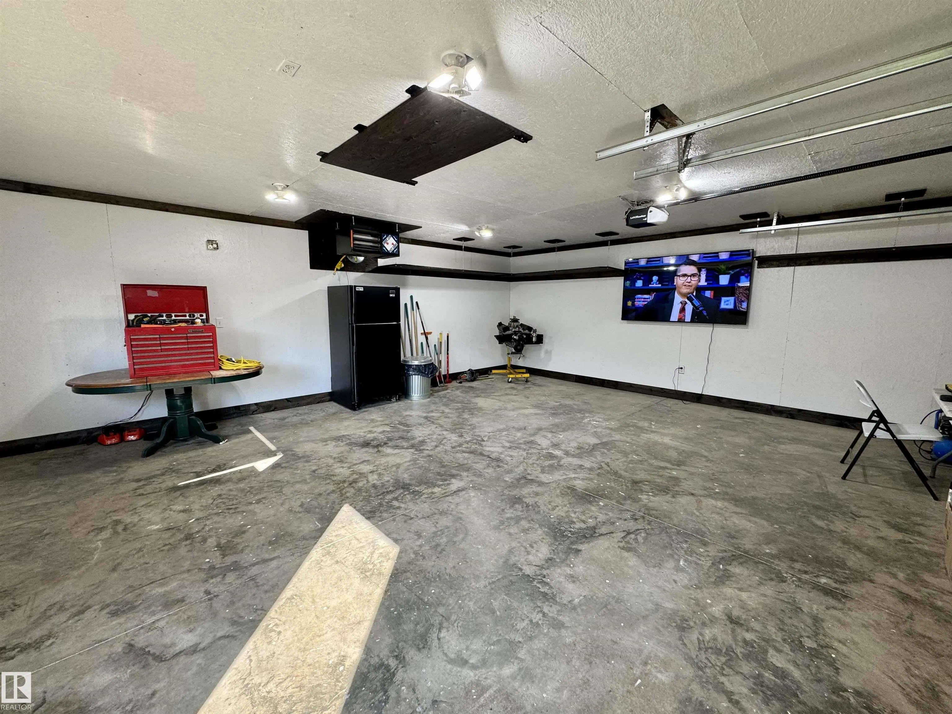 5616 45 ave