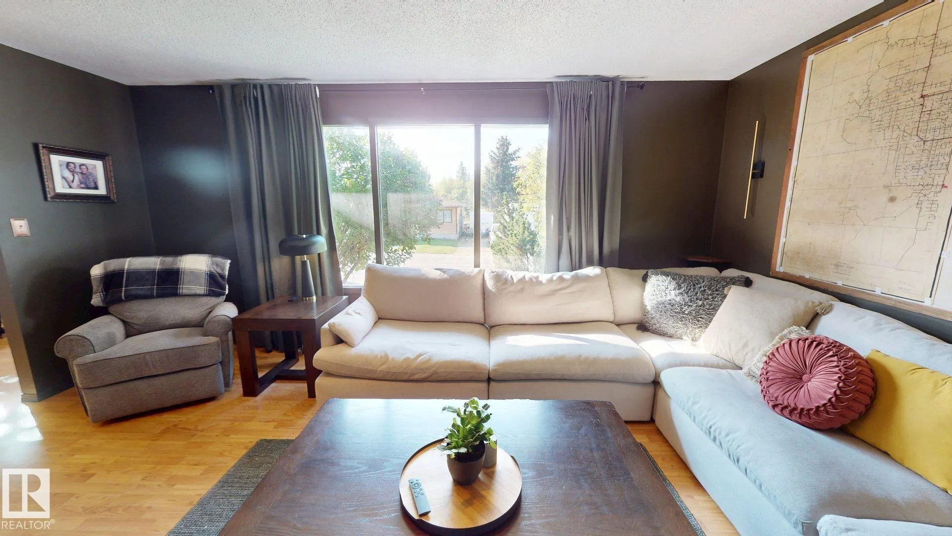 5616 45 ave