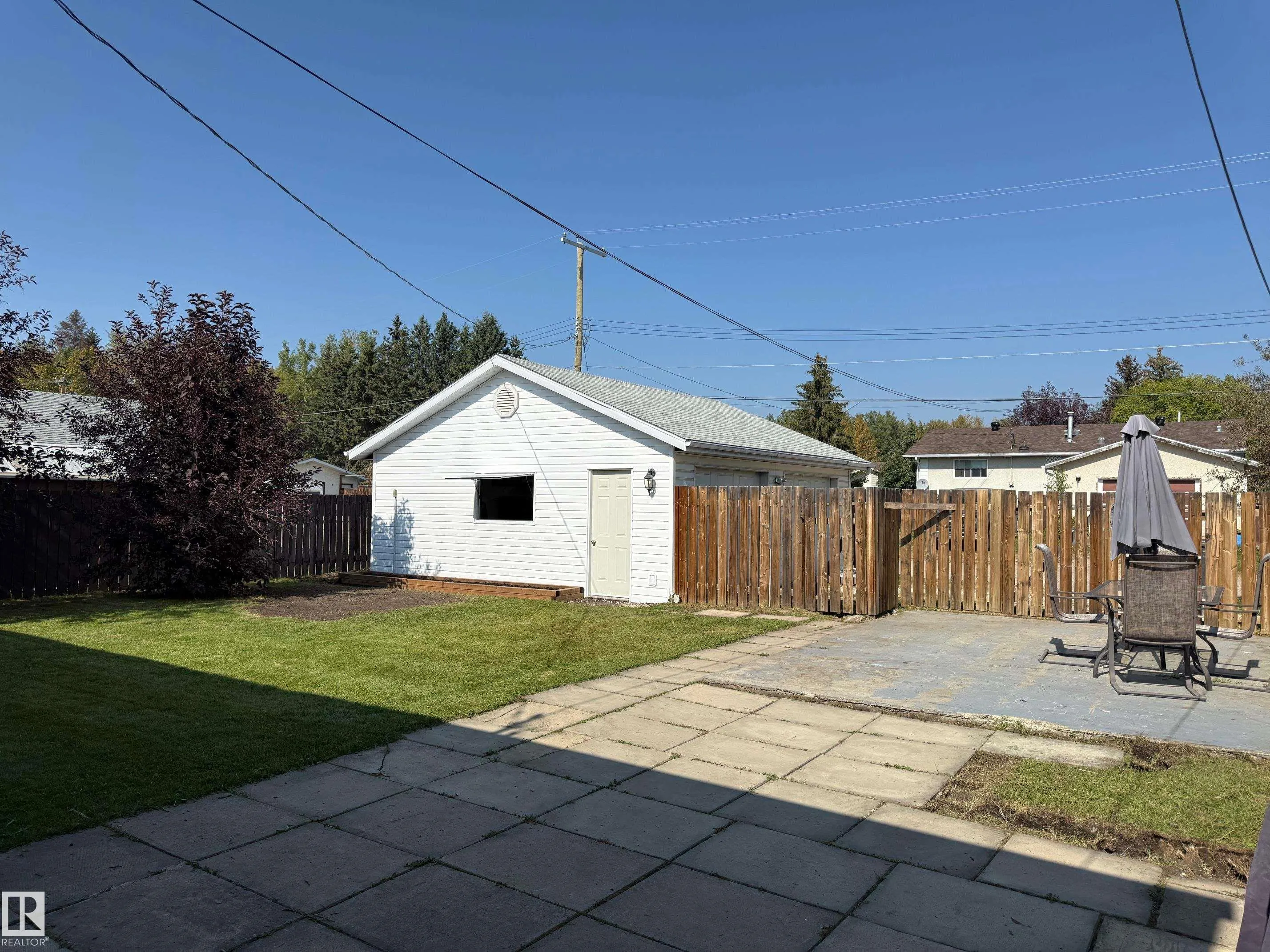 5616 45 ave