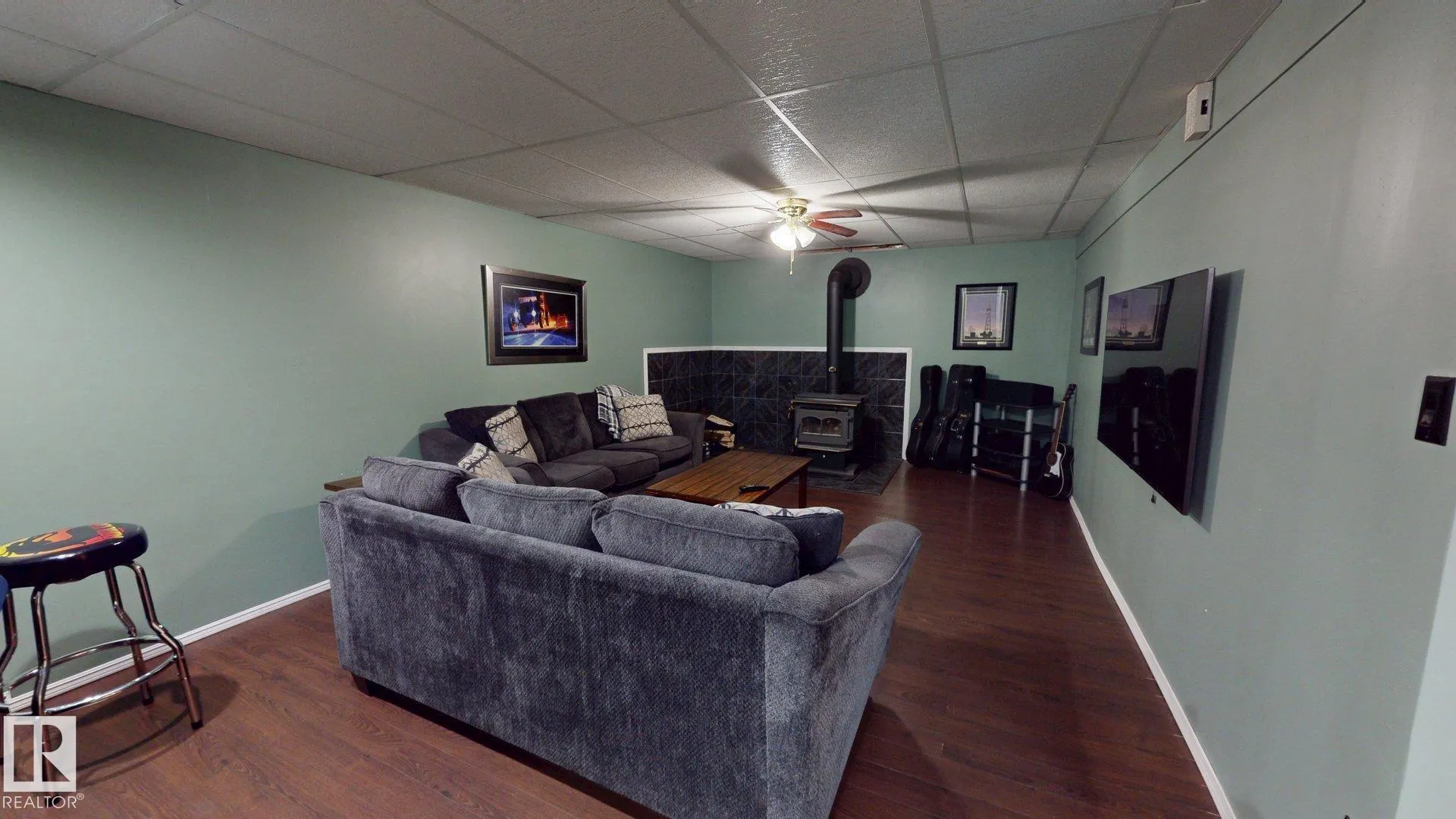5616 45 ave