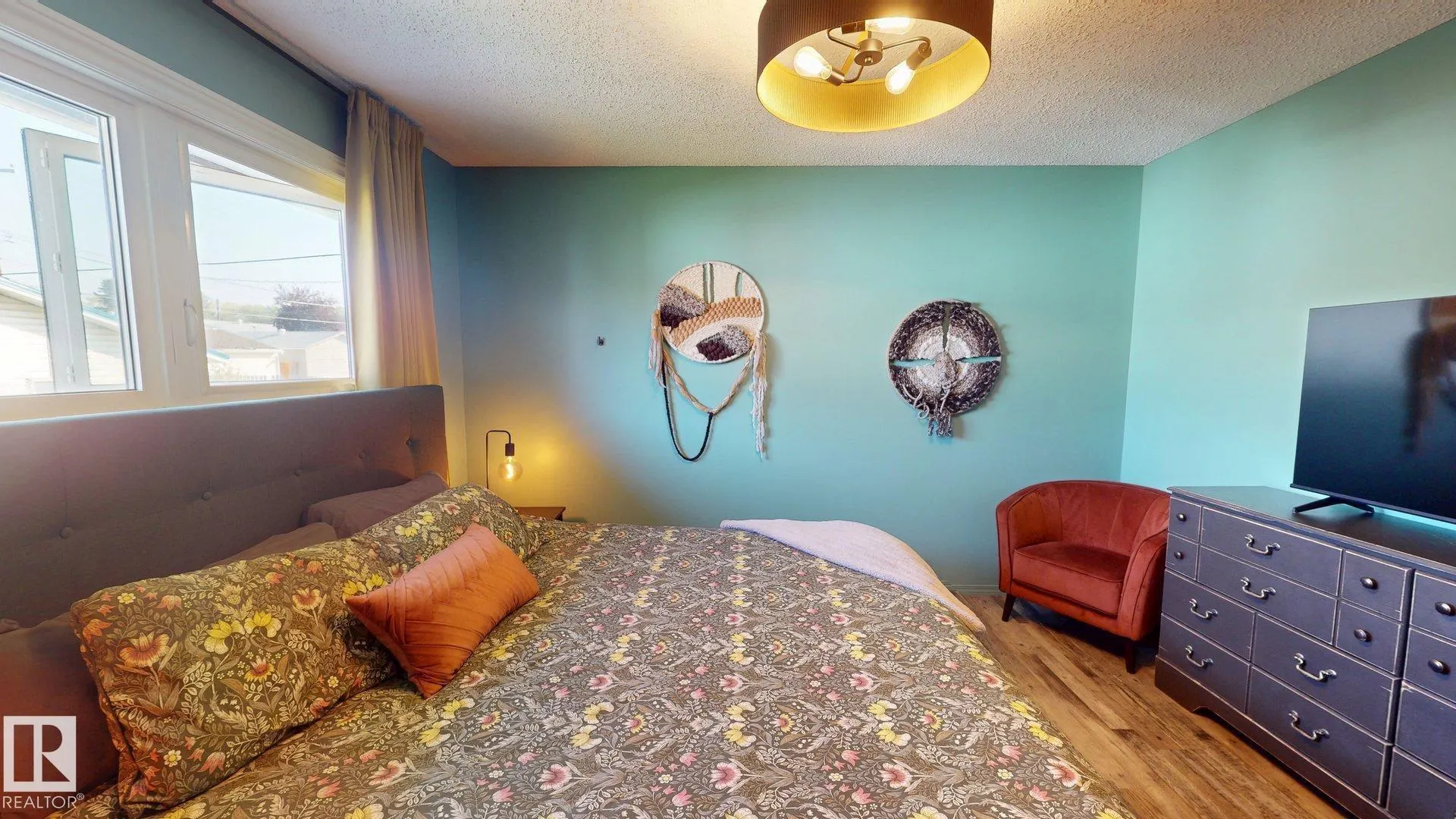 5616 45 ave