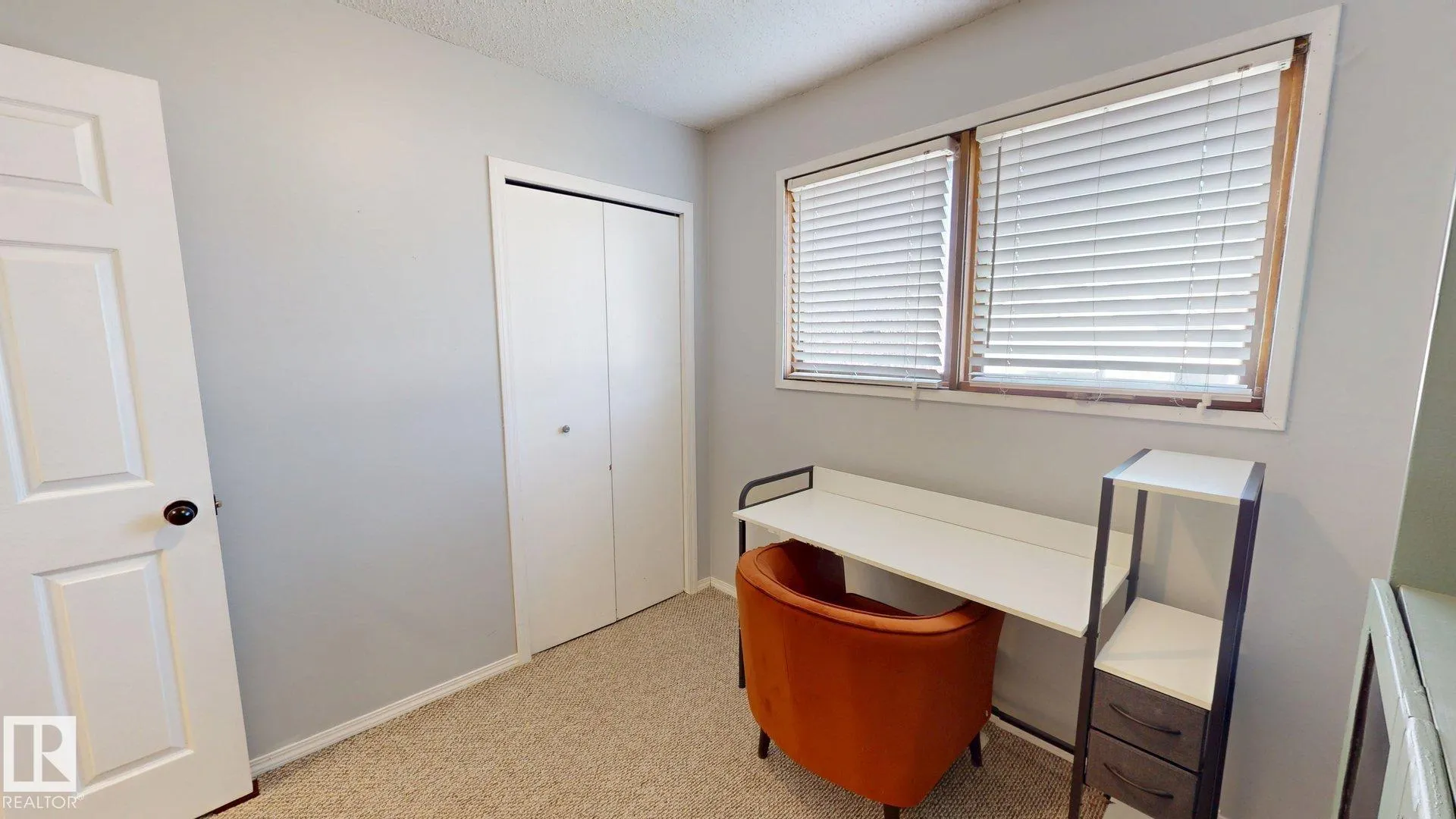 5616 45 ave