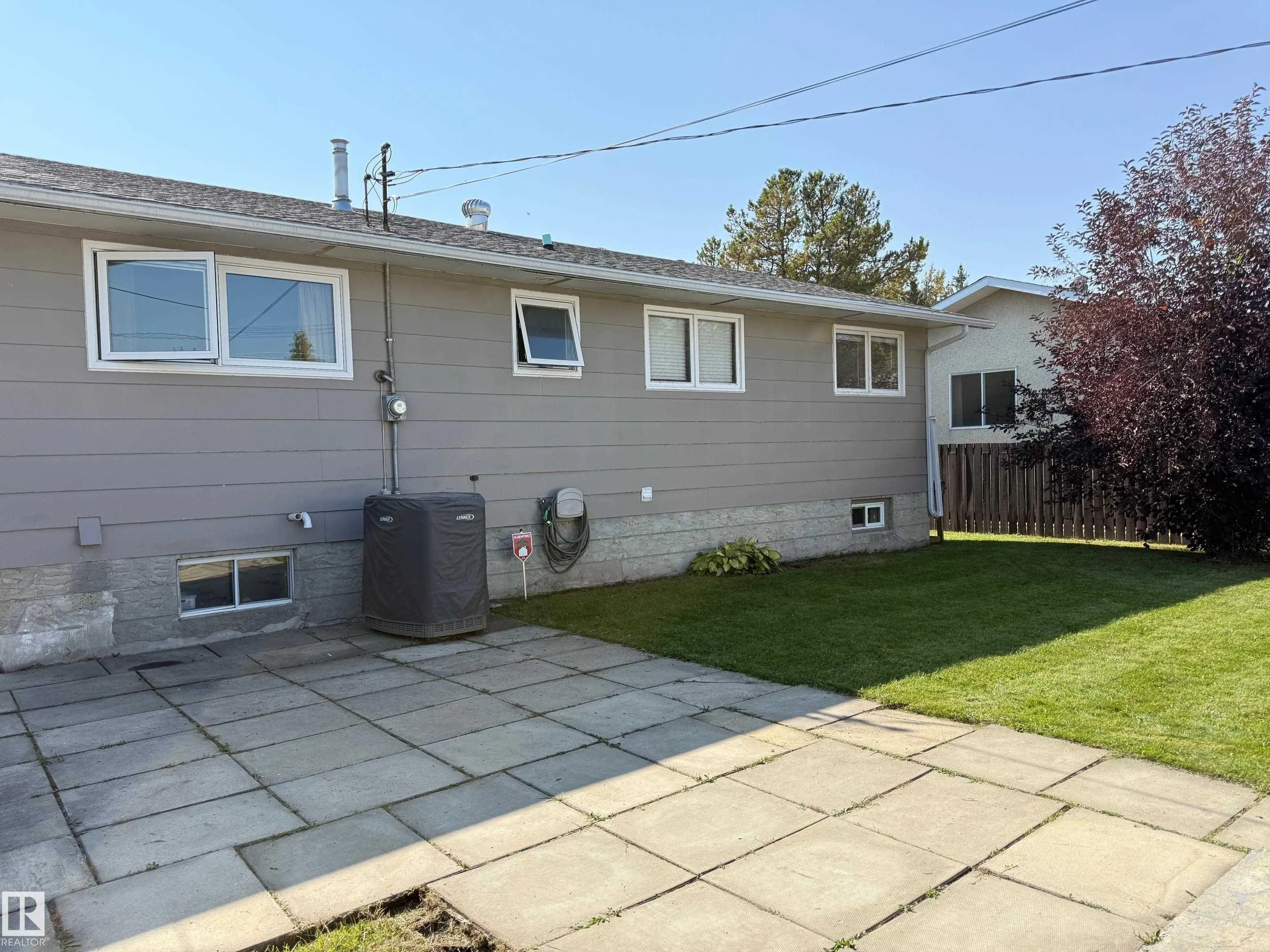5616 45 ave