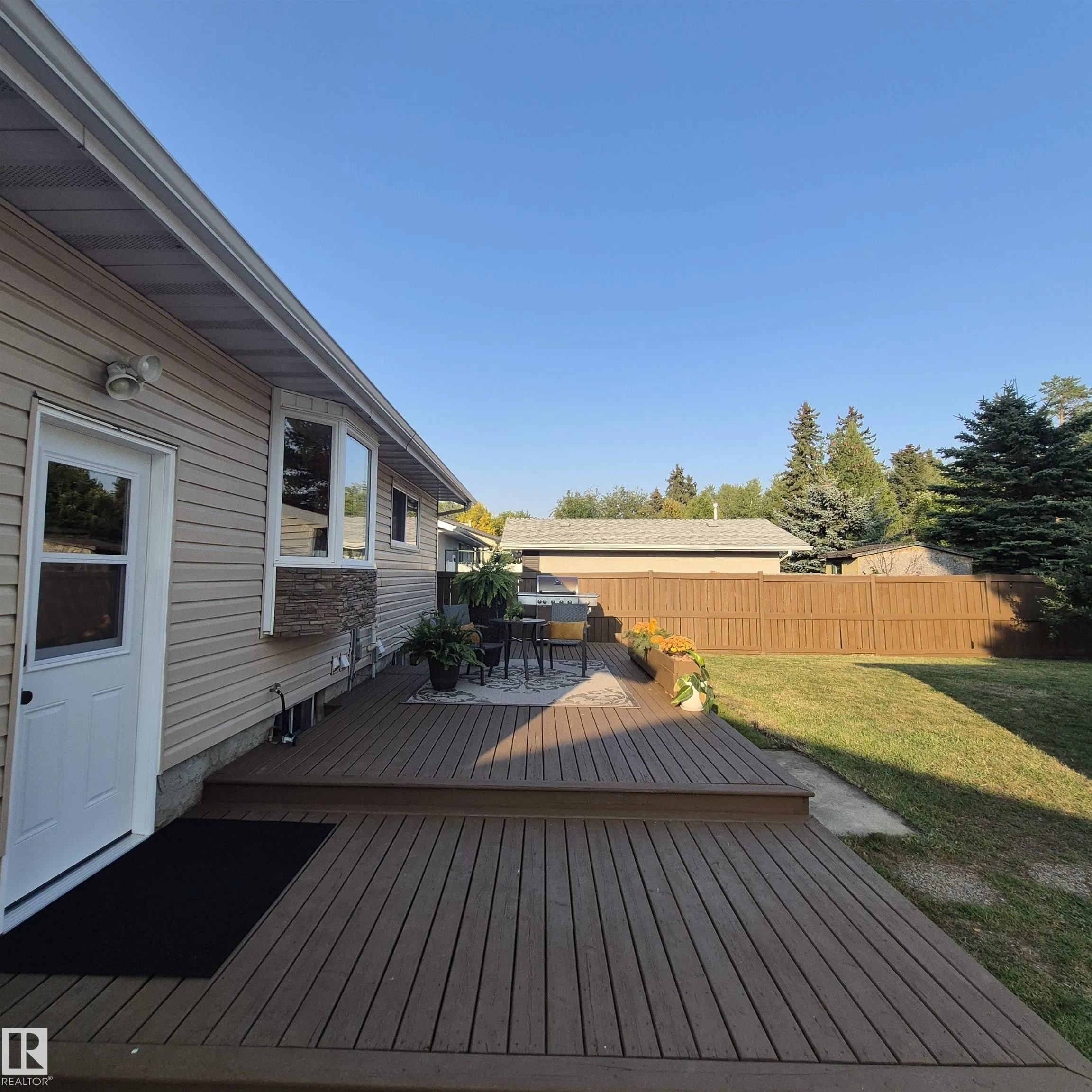 17 LONGVIEW Crescent
