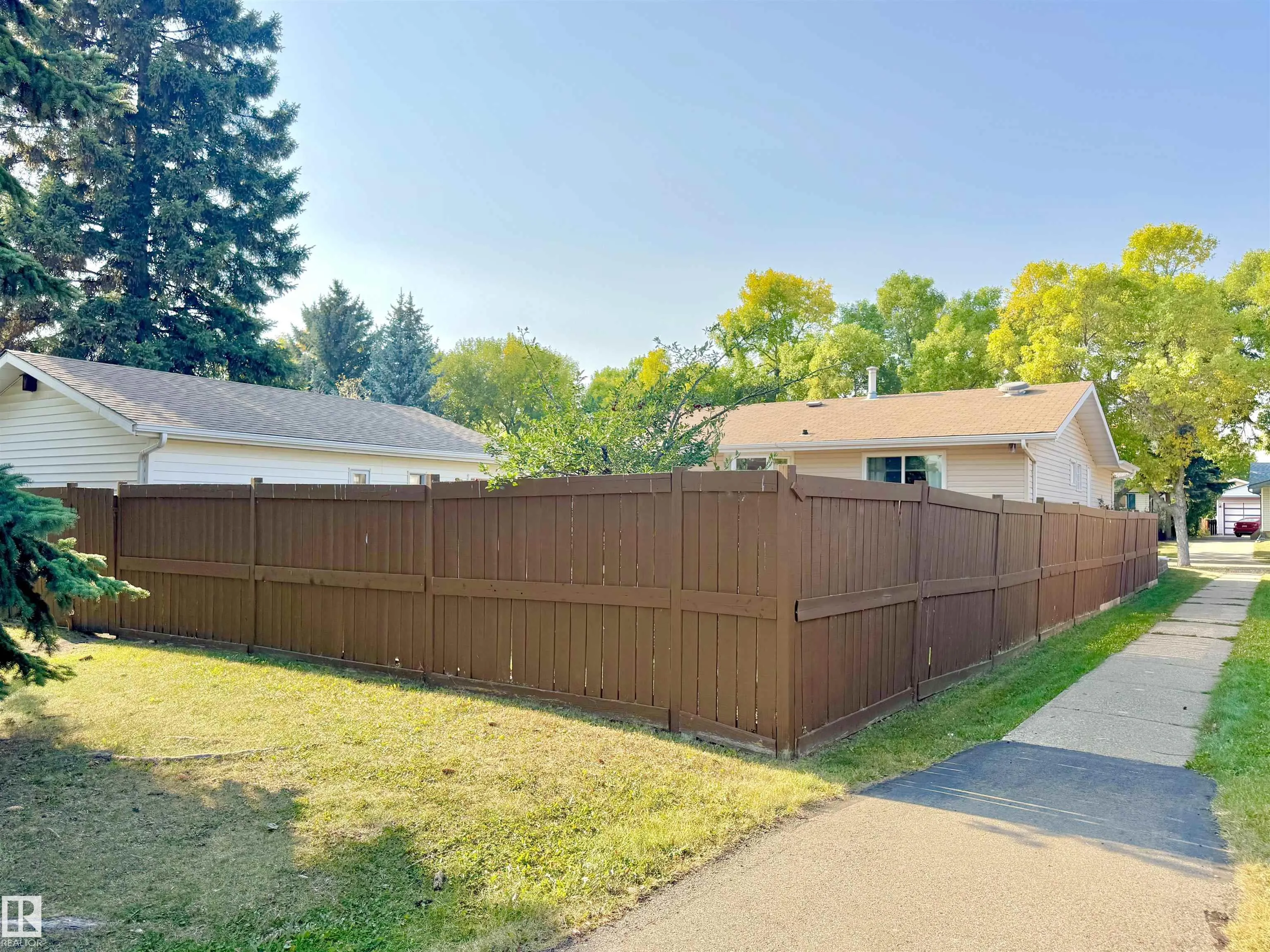 17 LONGVIEW Crescent