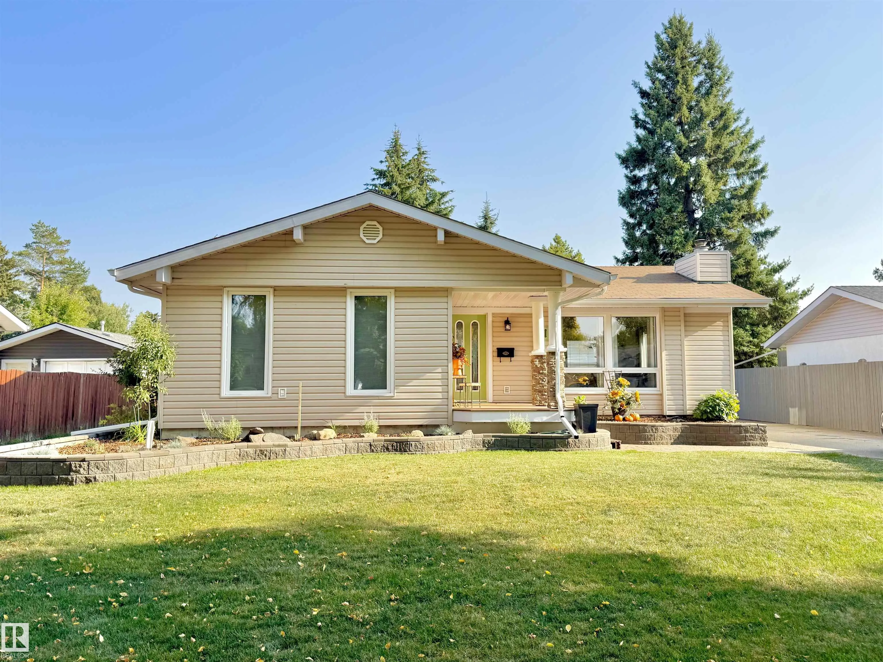 17 LONGVIEW Crescent